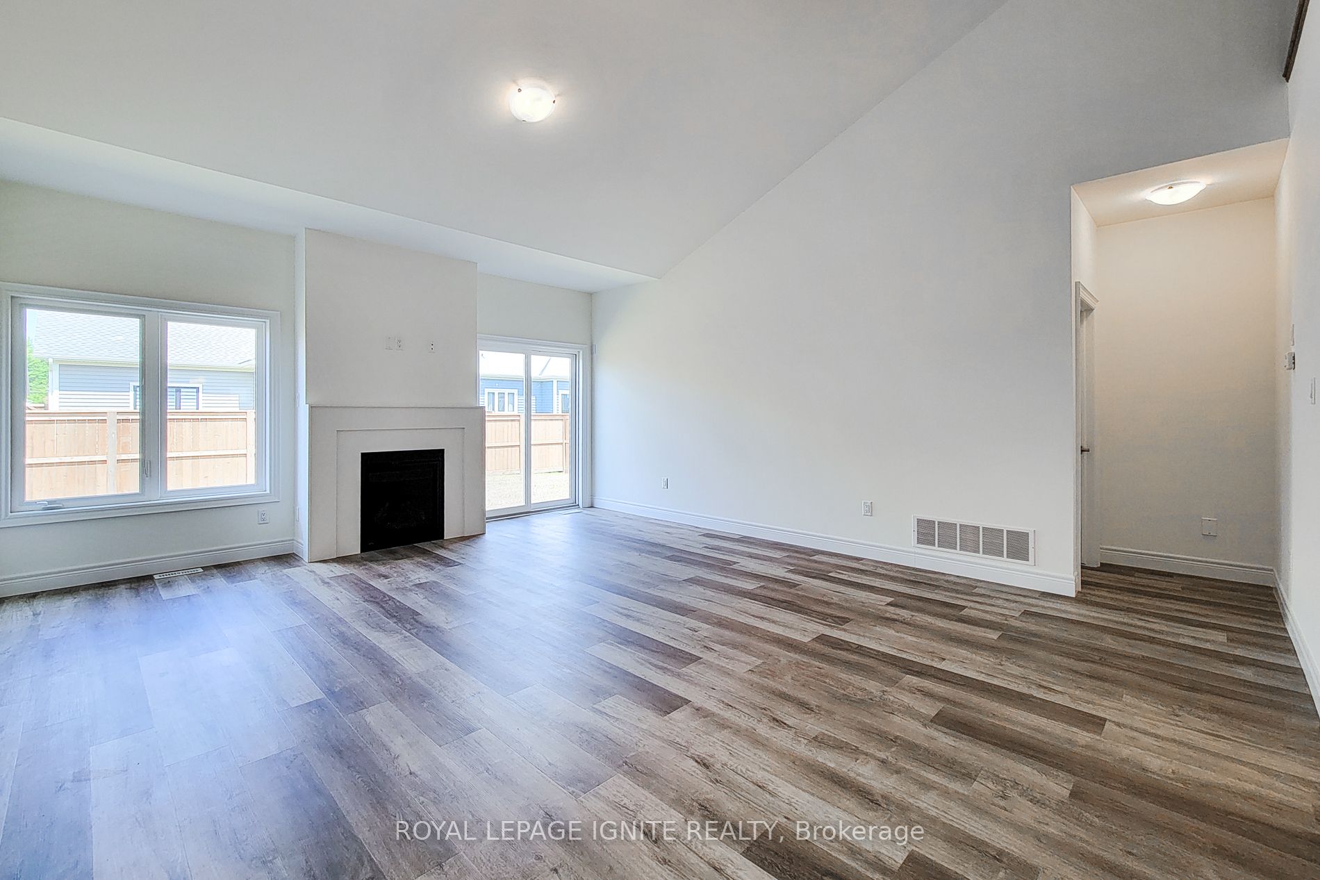 54 Beach Walk Crescent Property Photo 16