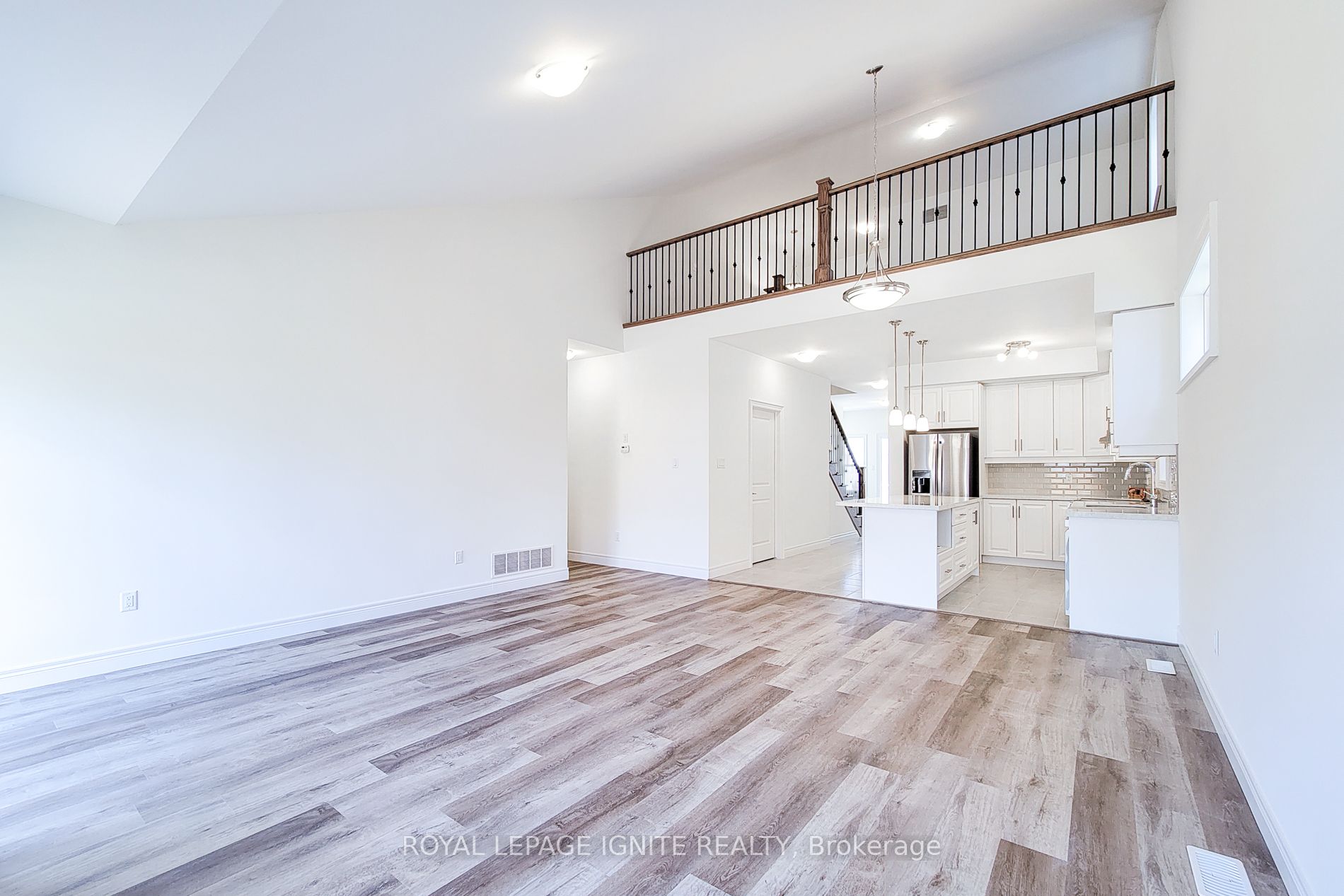 54 Beach Walk Crescent Property Photo 17