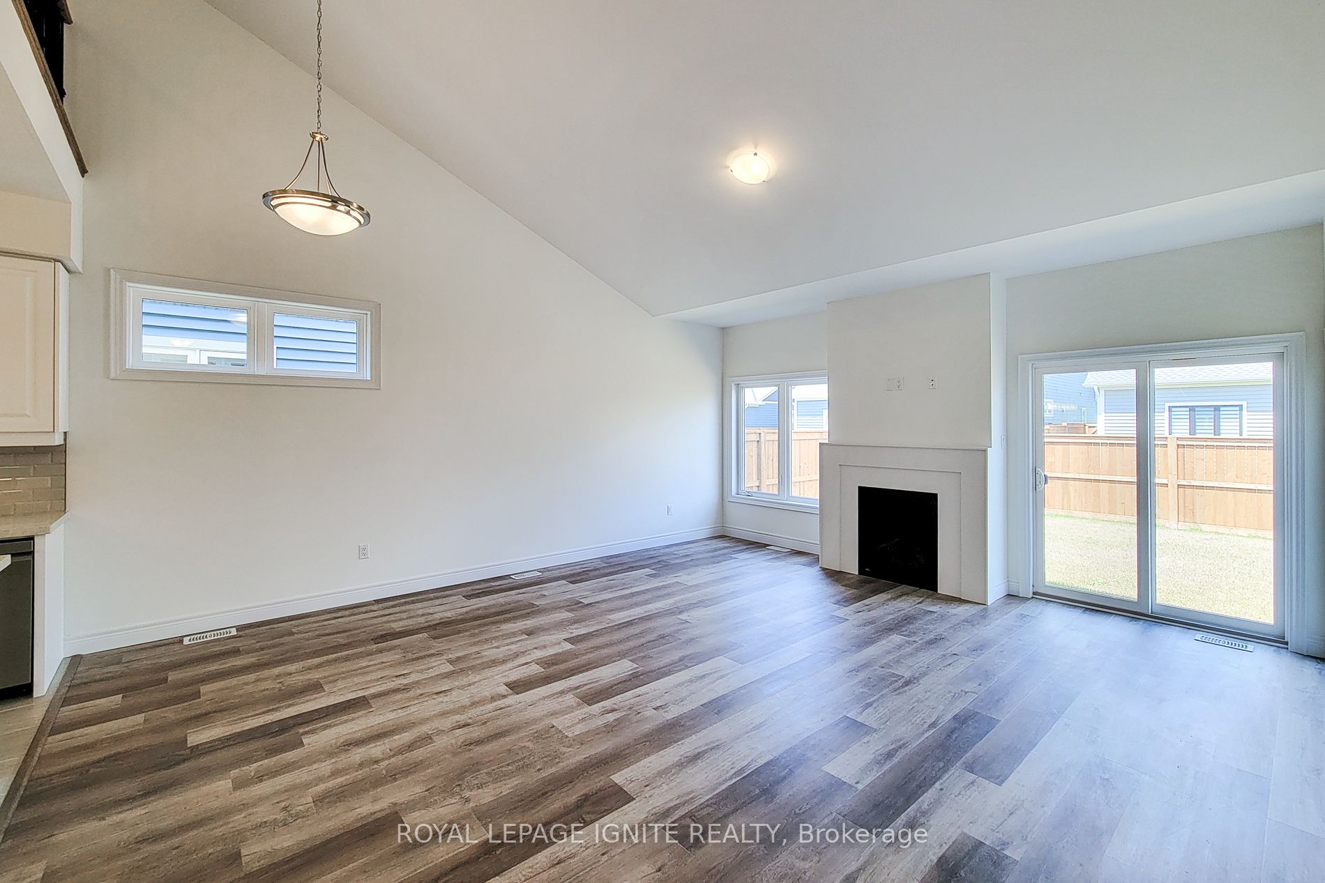 54 Beach Walk Crescent Property Photo 19