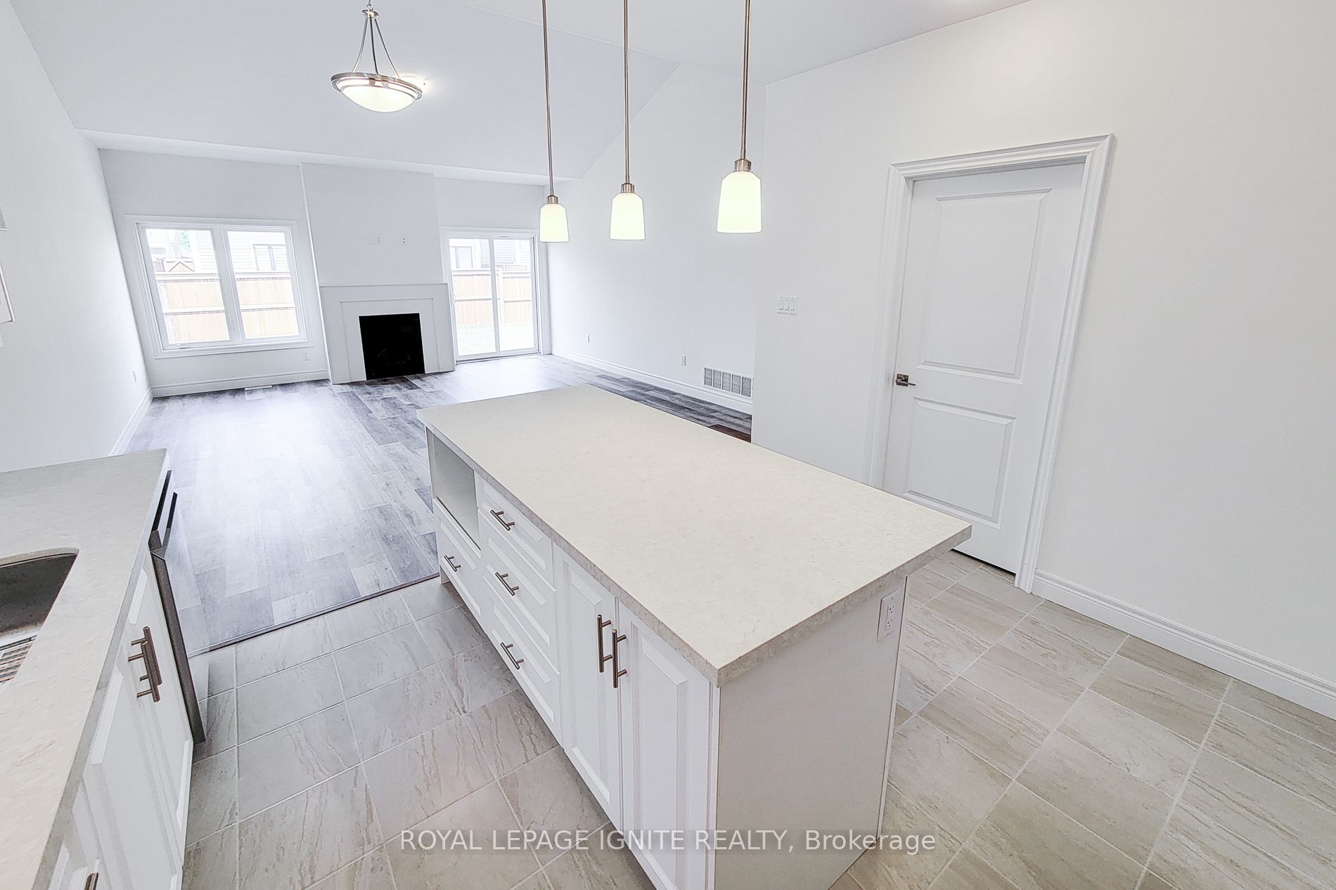 54 Beach Walk Crescent Property Photo 25
