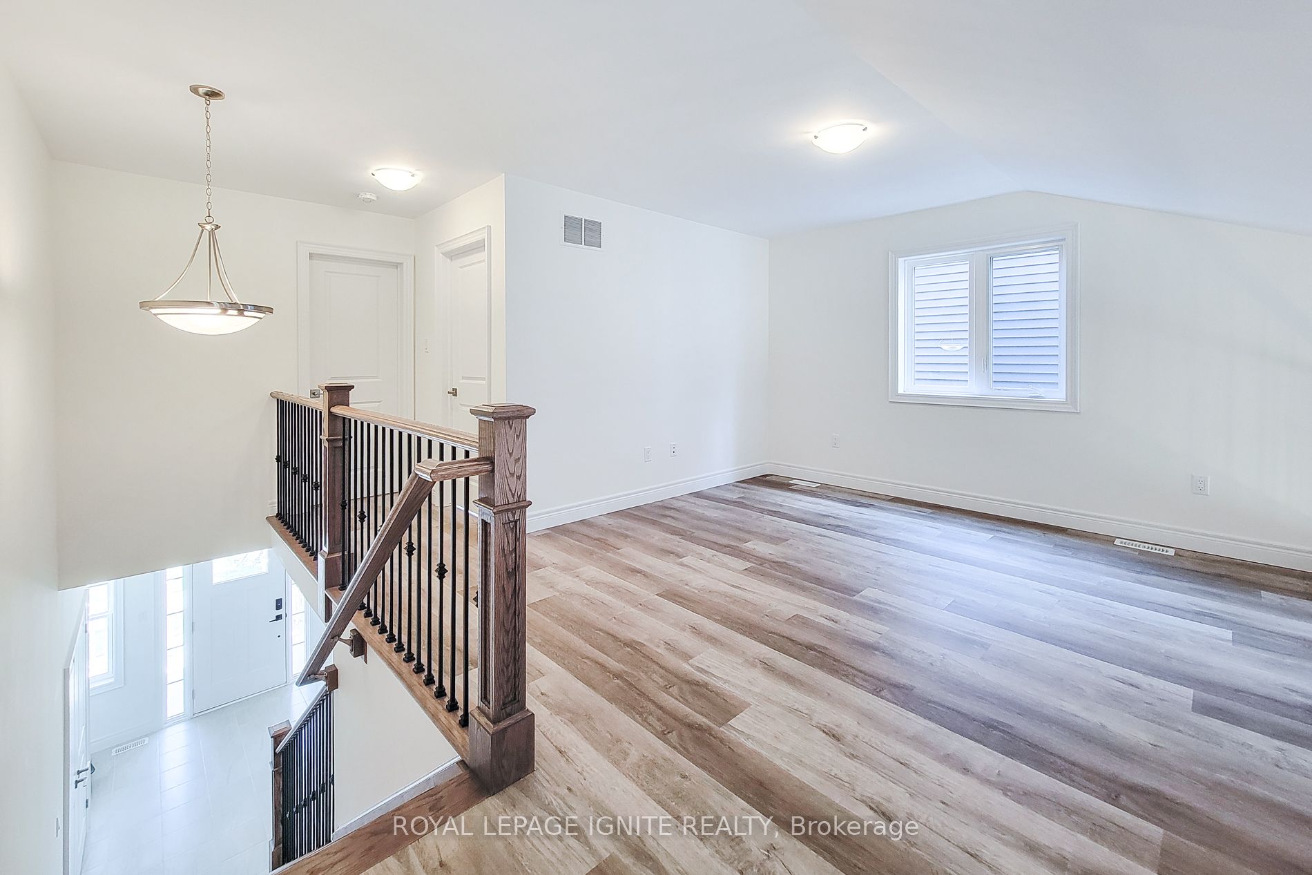 54 Beach Walk Crescent Property Photo 34