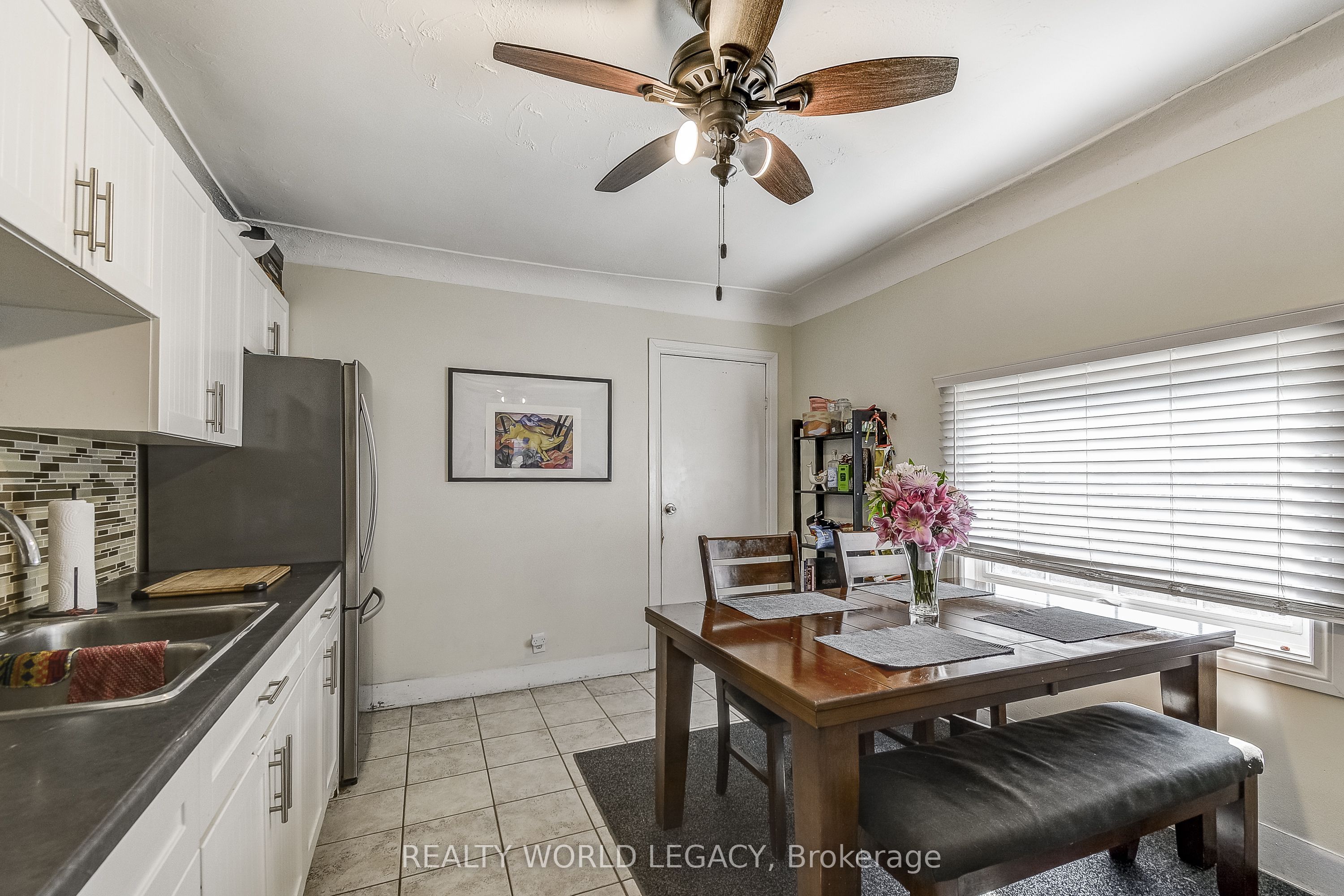 201 Barton Street W Property Photo 19
