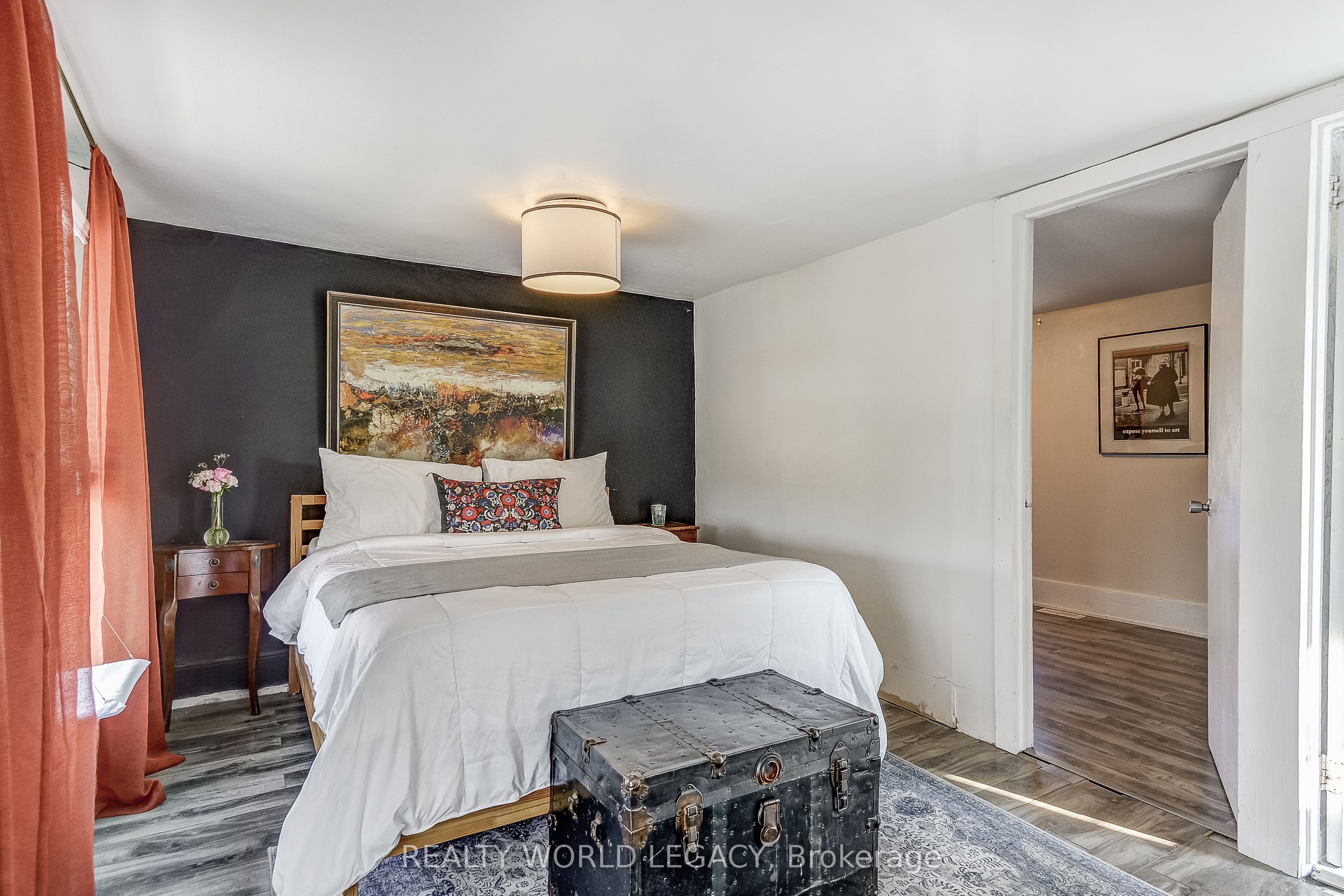 201 Barton Street W Property Photo 22