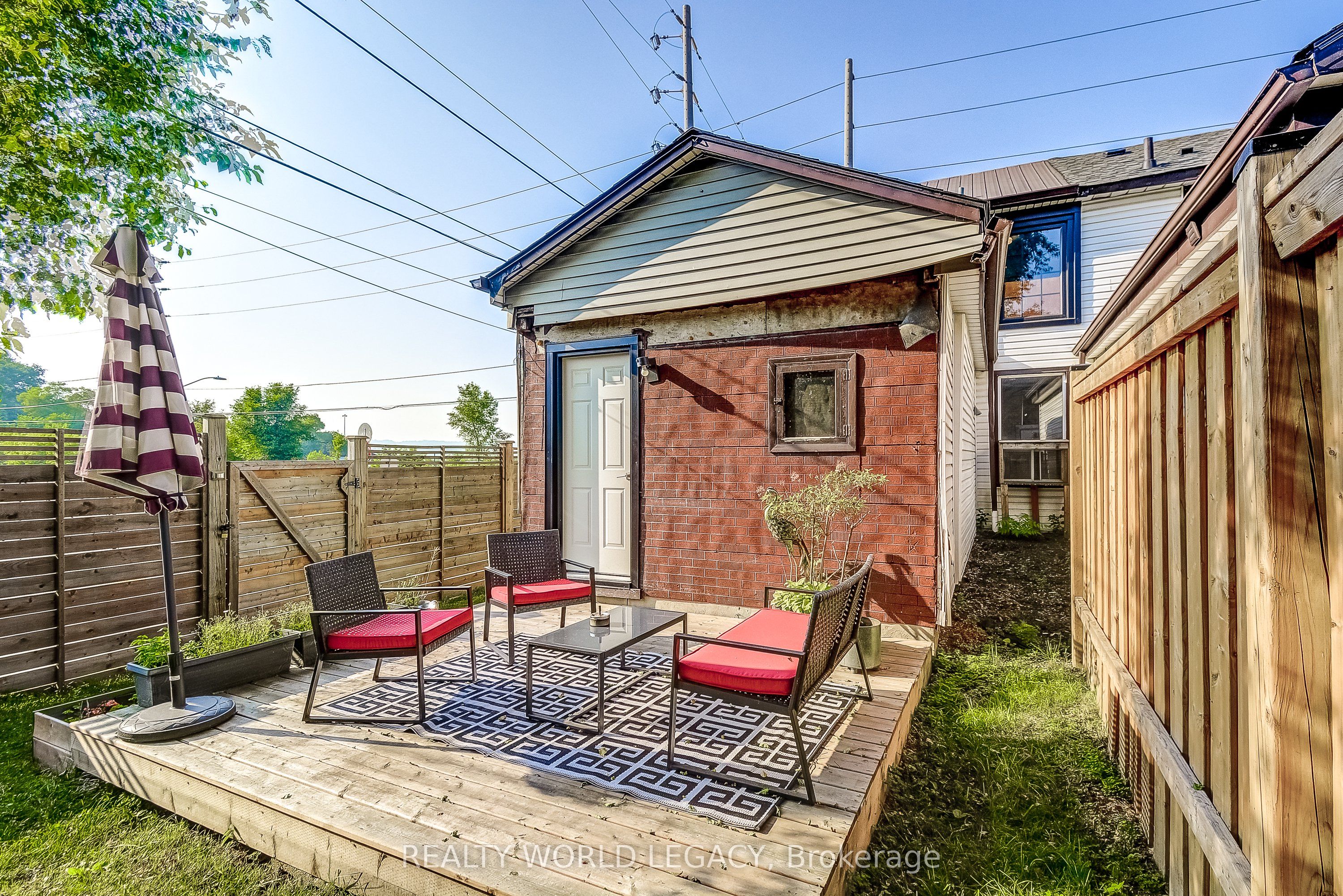 201 Barton Street W Property Photo 37