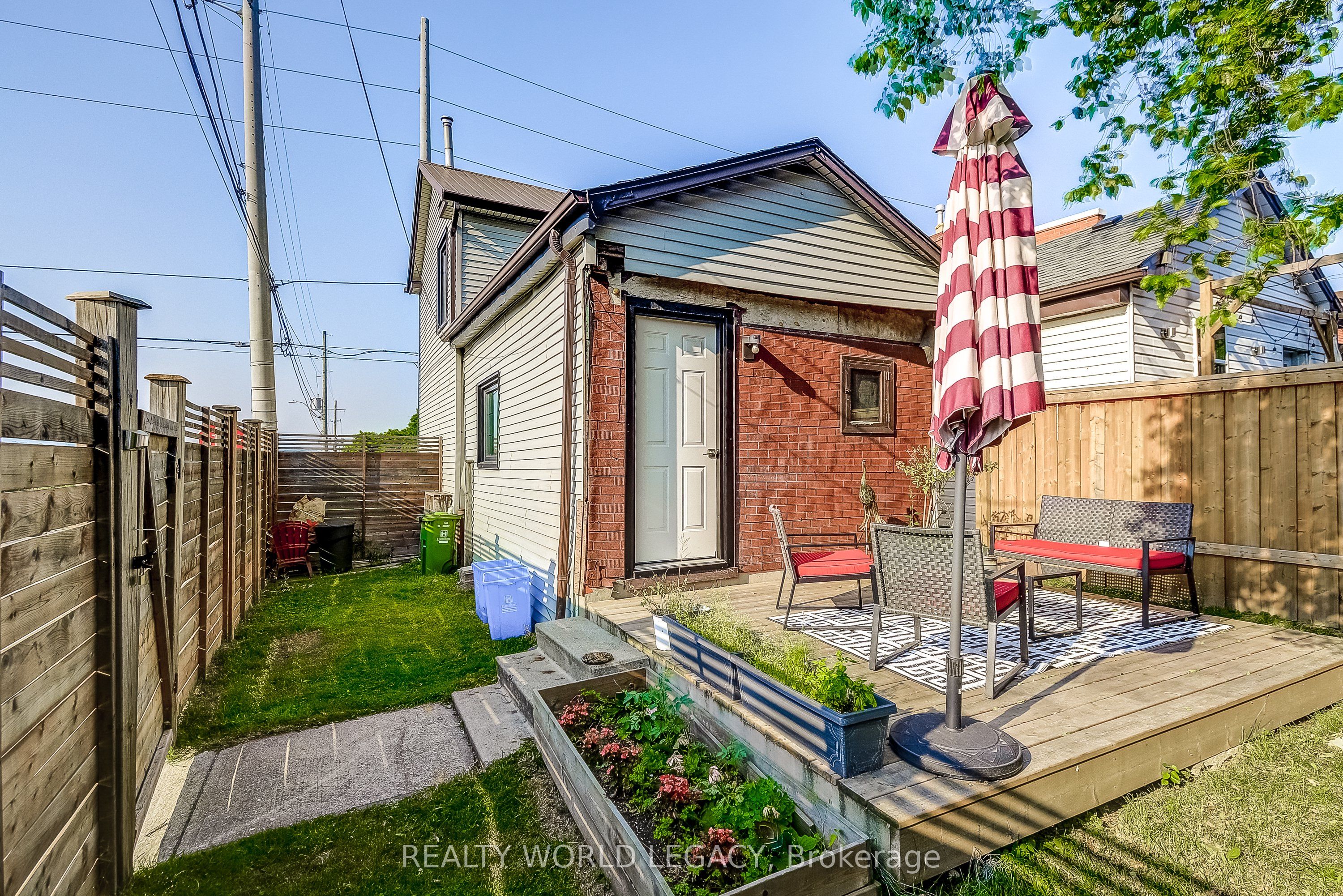 201 Barton Street W Property Photo 38