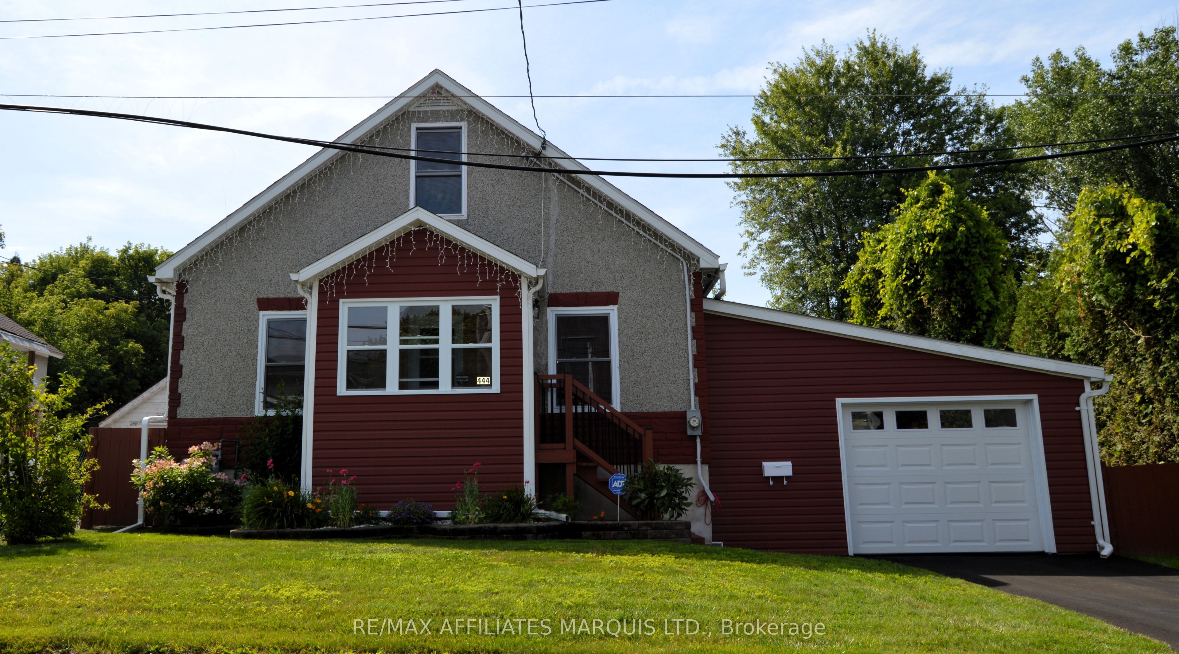 444 Eighth Street E Property Photo 1