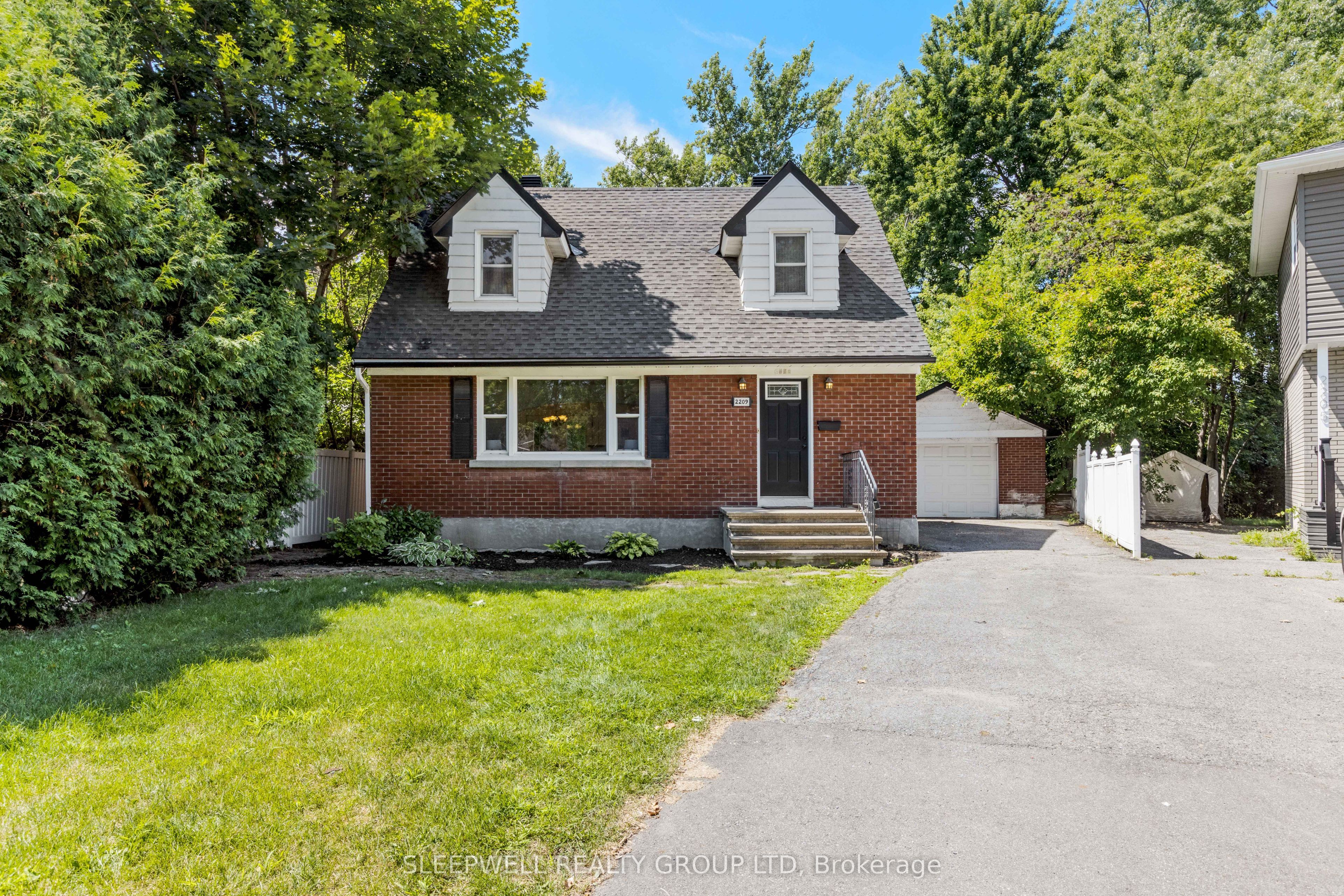 2209 Belair Drive Property Photo 1
