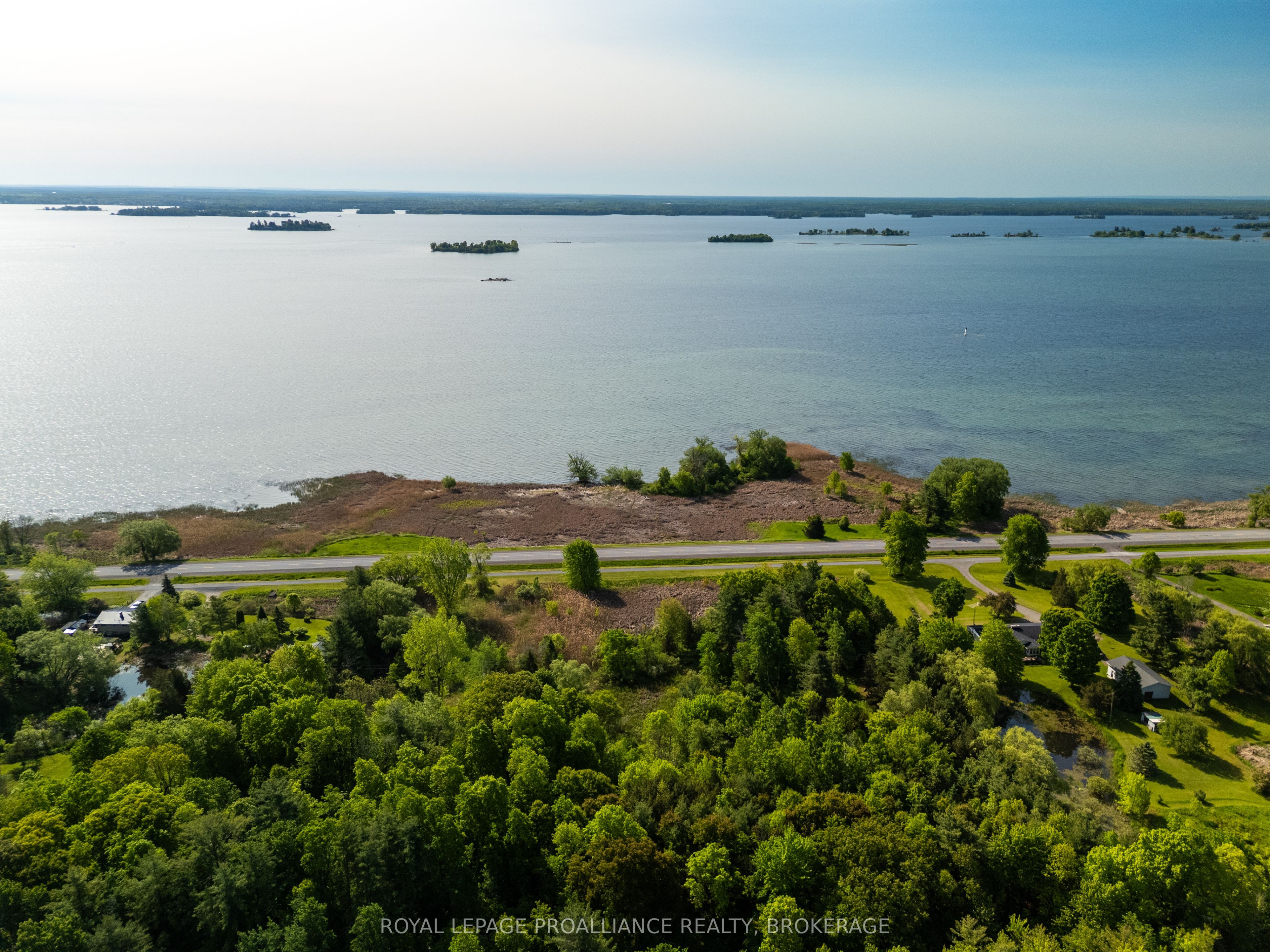 1168 Thousand Island Parkway Property Photo 1