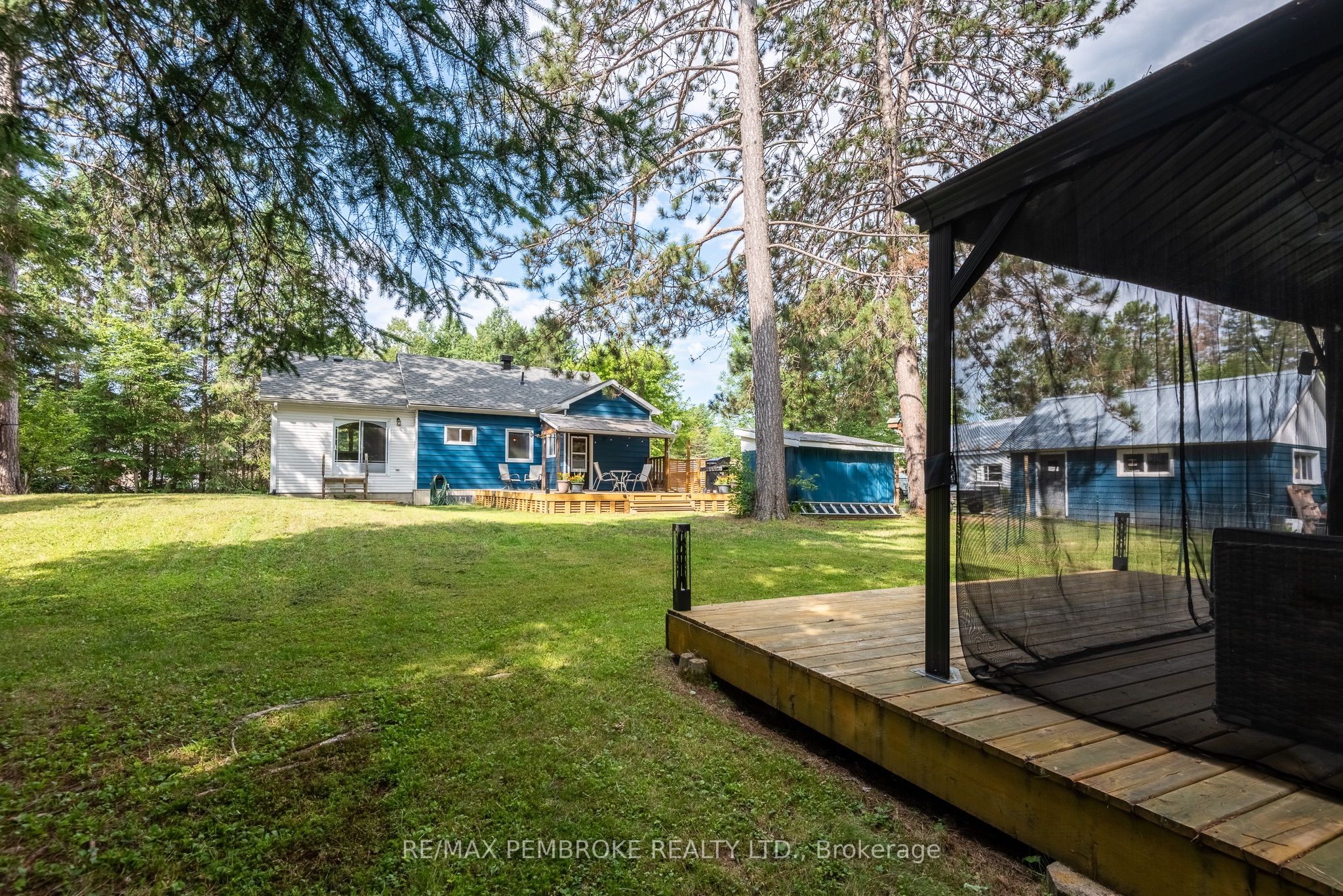 30 Ottawa Street Property Photo 5
