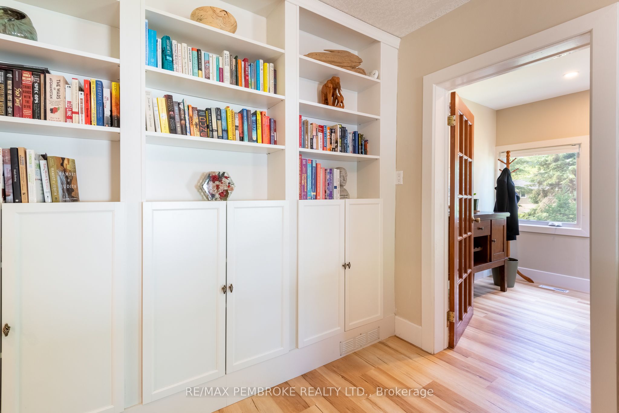 30 Ottawa Street Property Photo 8