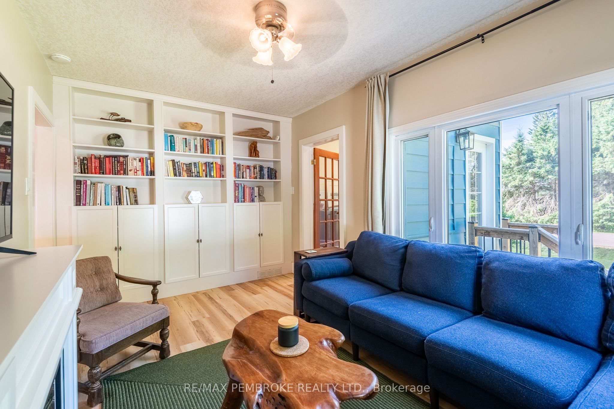30 Ottawa Street Property Photo 10