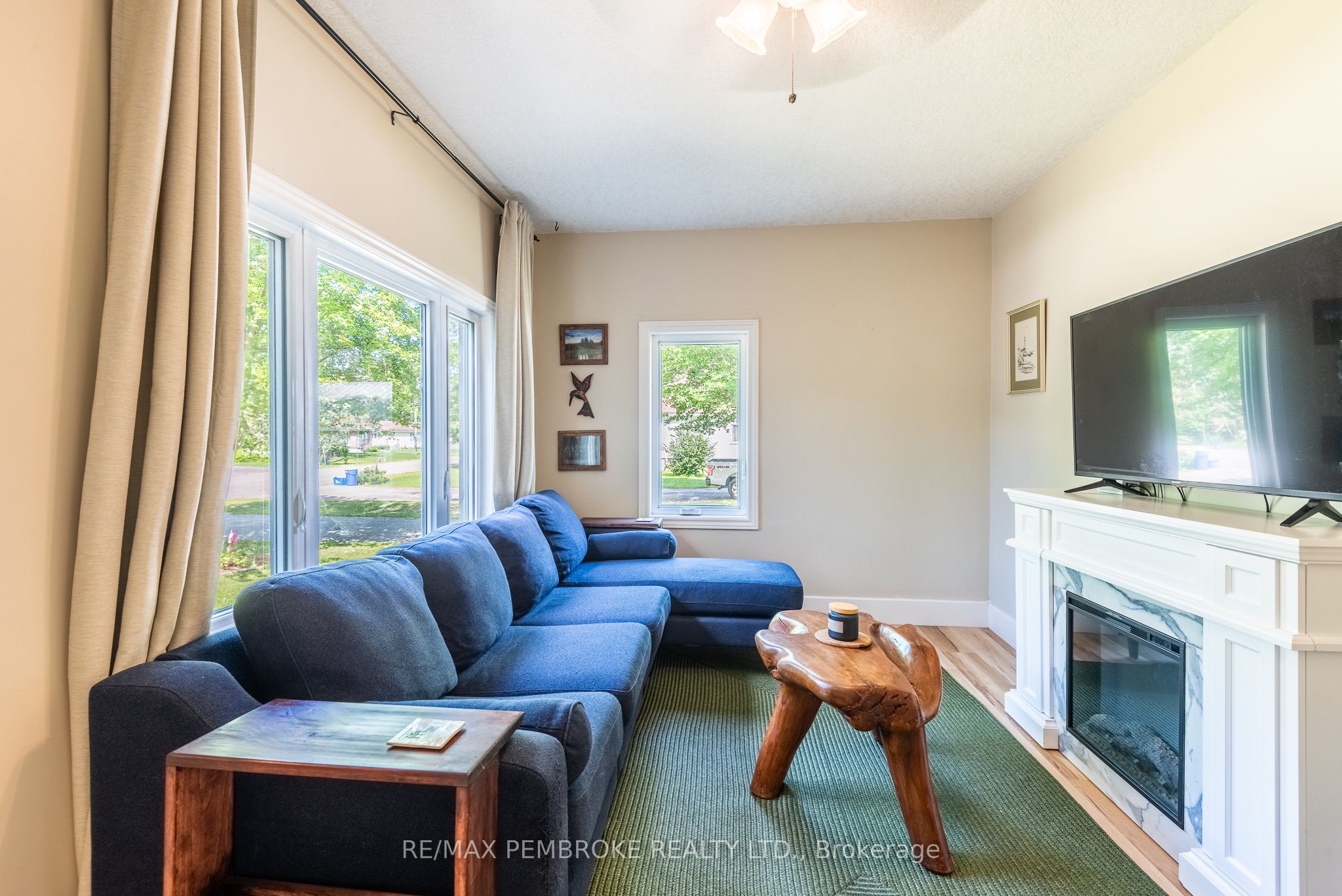 30 Ottawa Street Property Photo 11