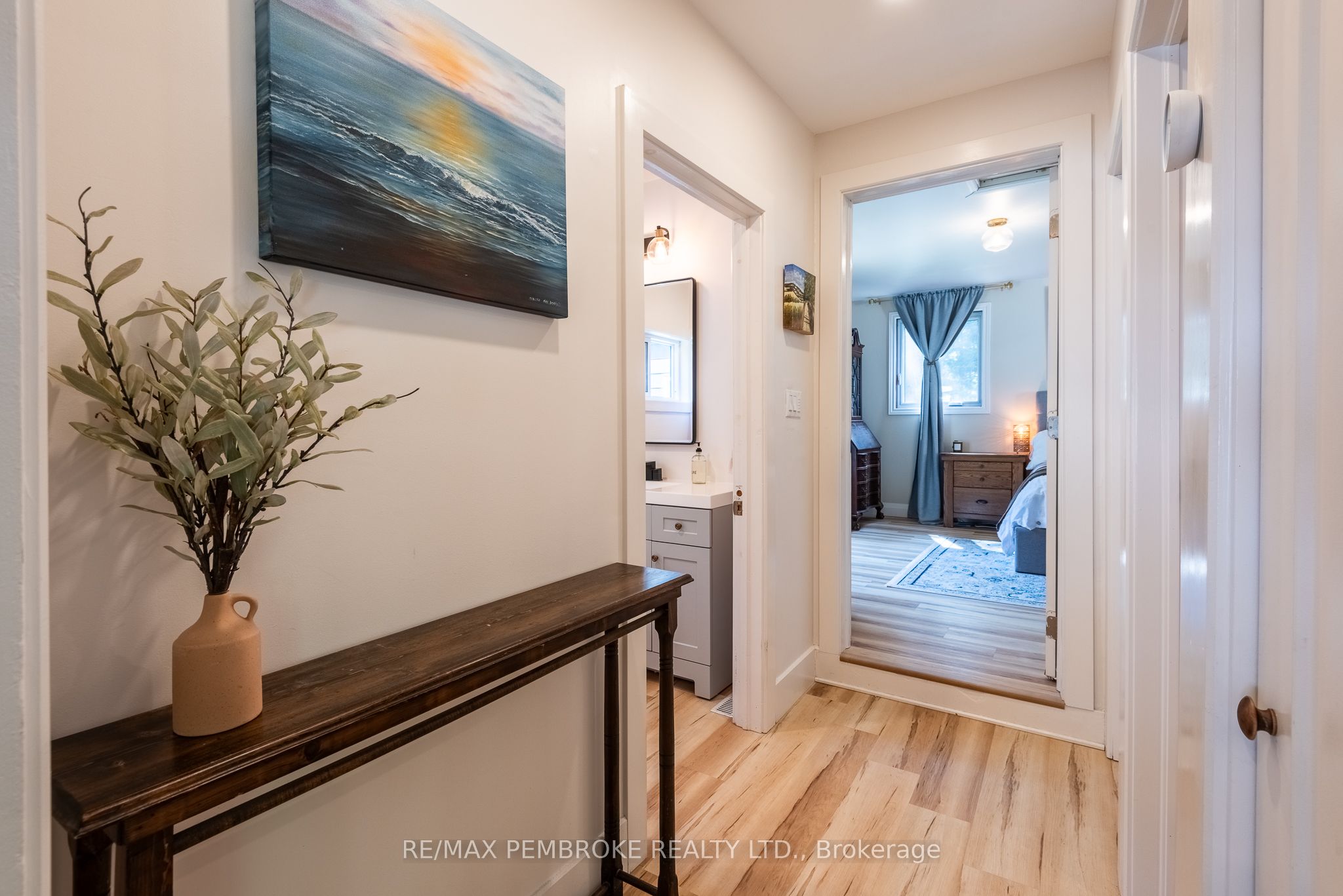 30 Ottawa Street Property Photo 20