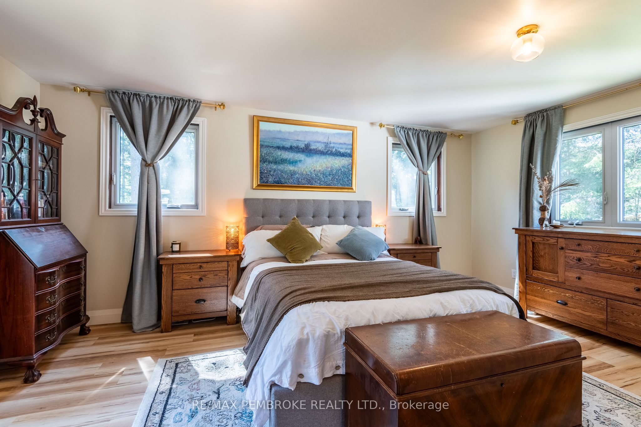 30 Ottawa Street Property Photo 23