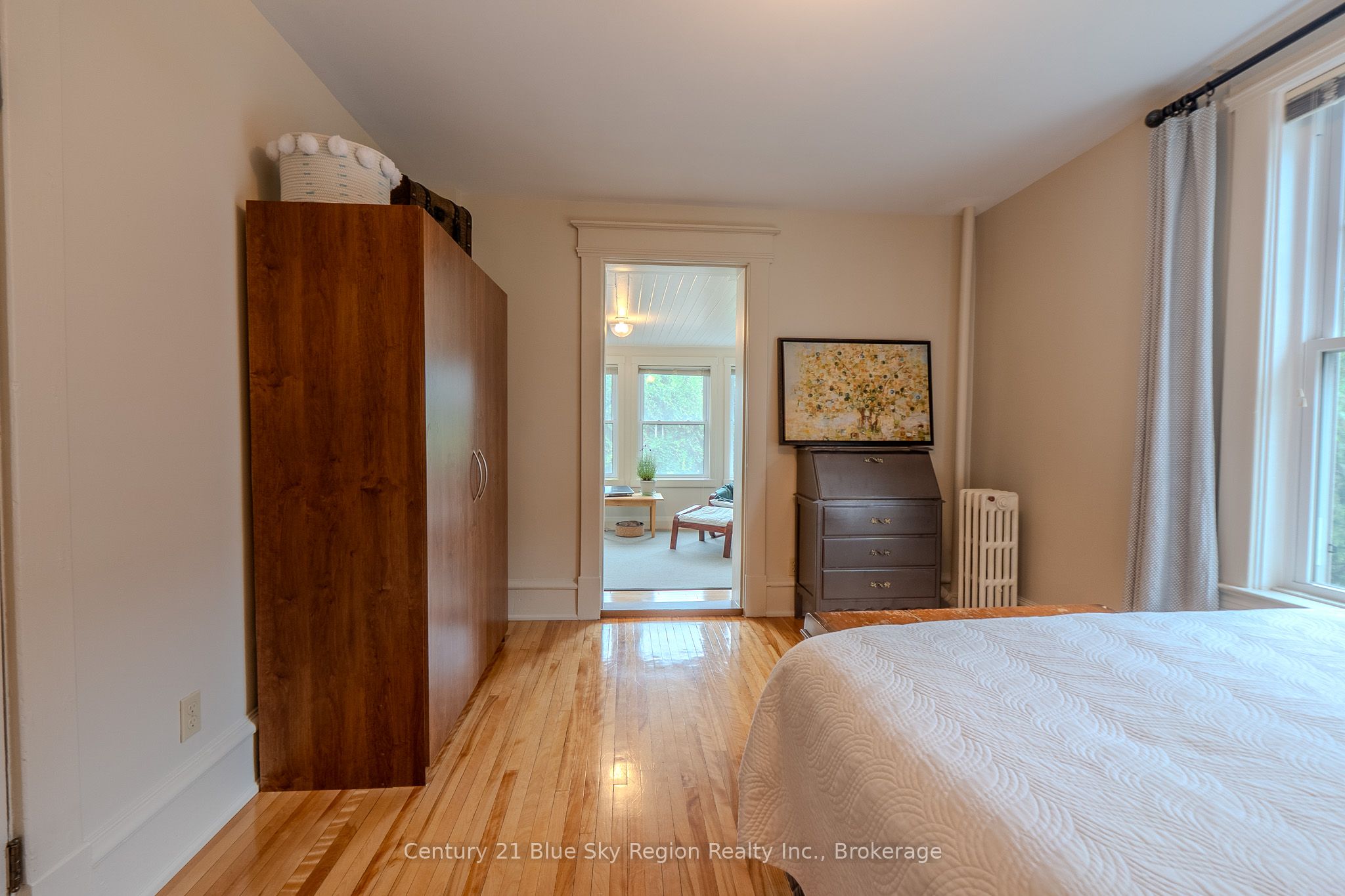 871 Main Street W Property Photo 20