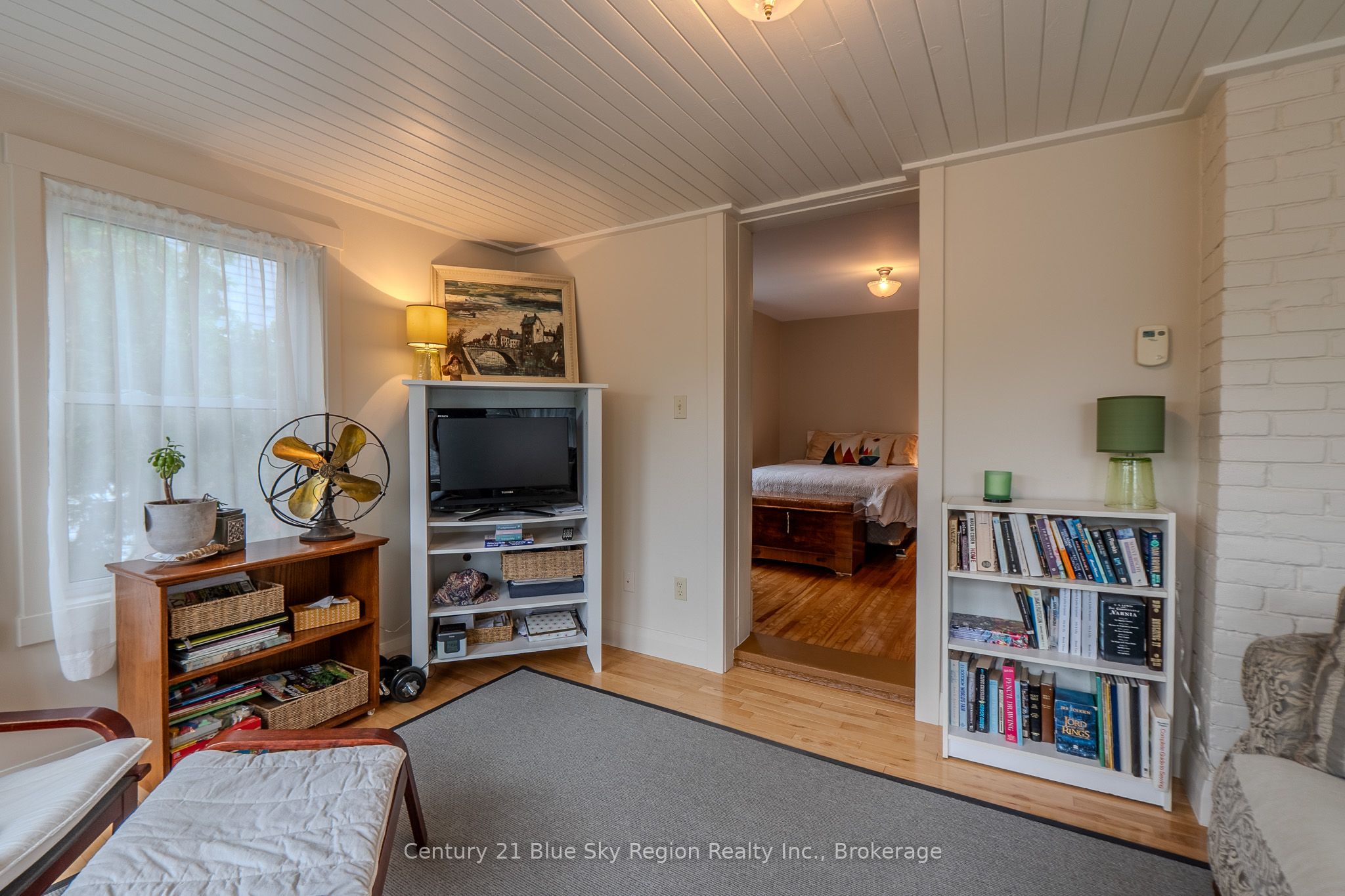 871 Main Street W Property Photo 23