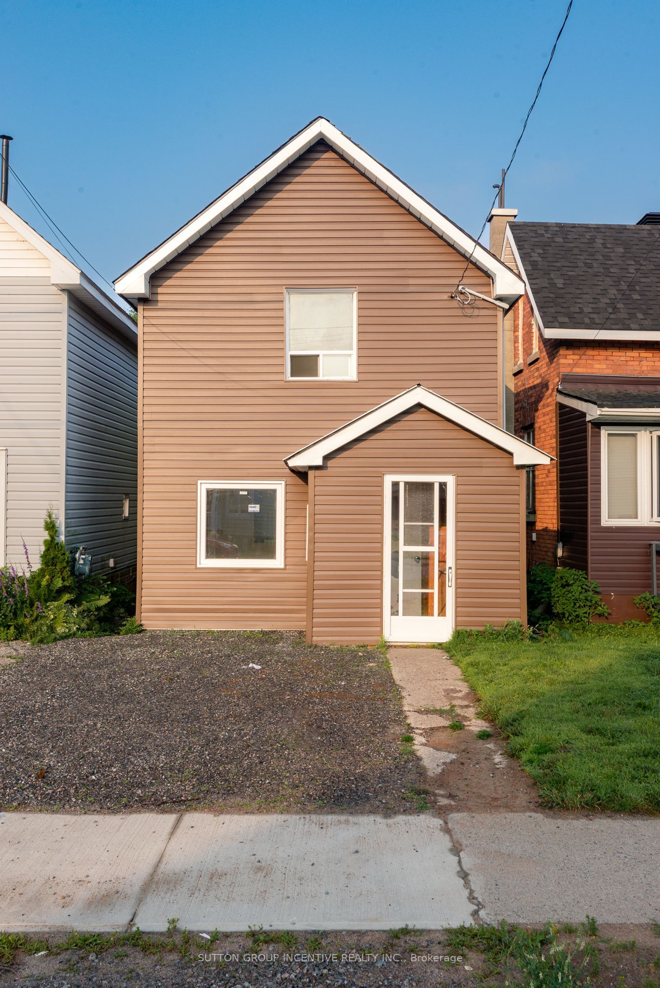 143 Sixth Avenue W Property Photo 1