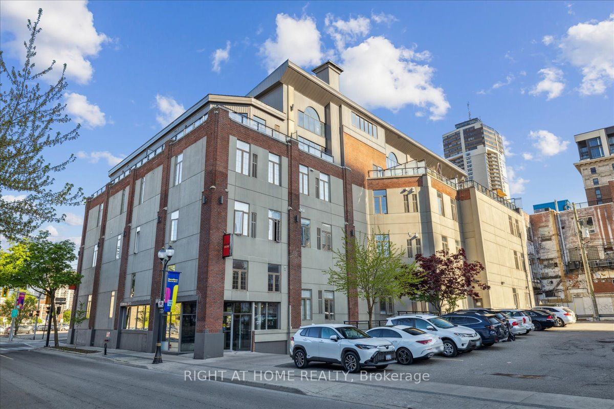 80 King William Street 402 Property Photo 1