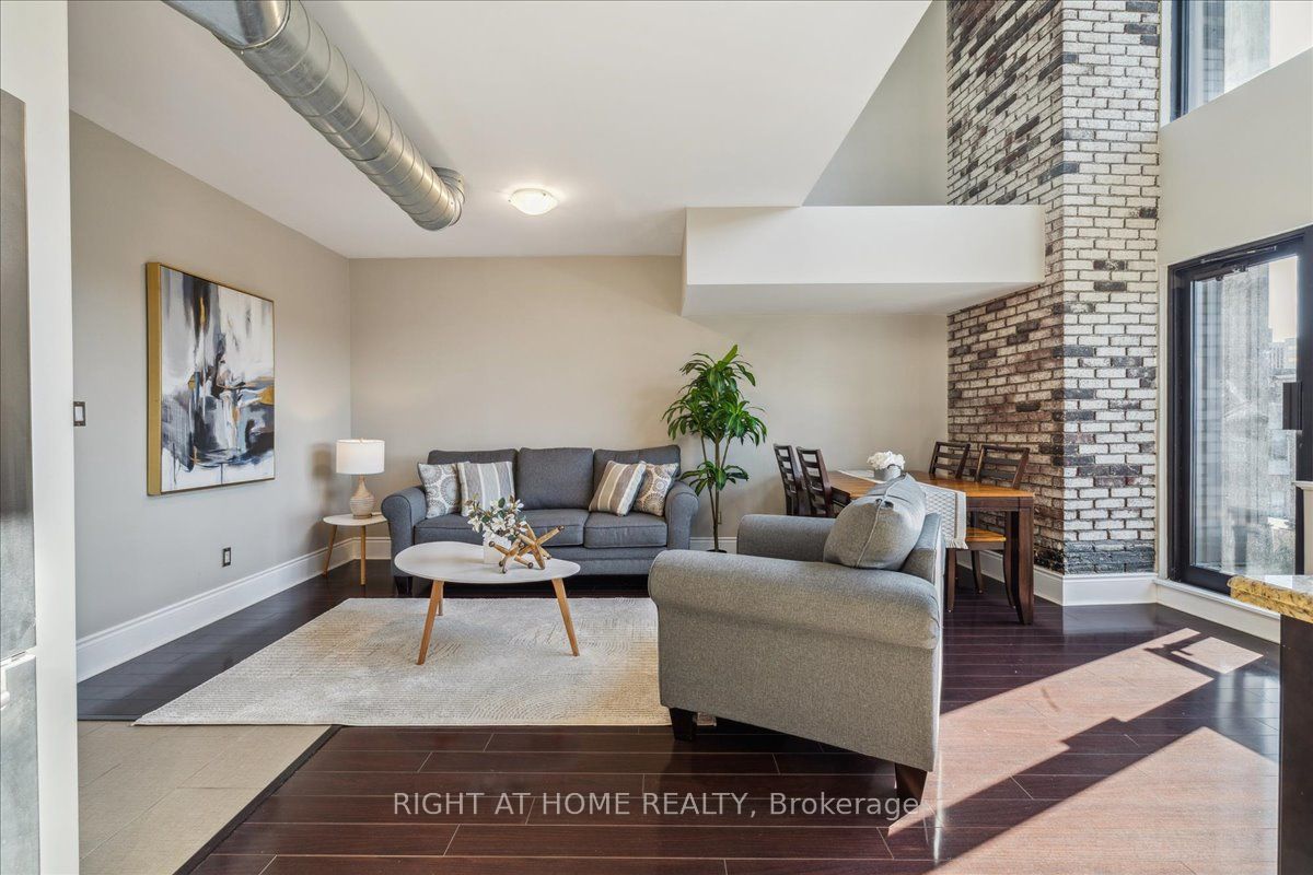 80 King William Street 402 Property Photo 3