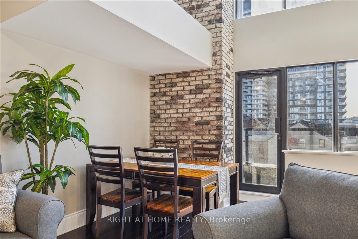 80 King William Street 402 Property Photo 4