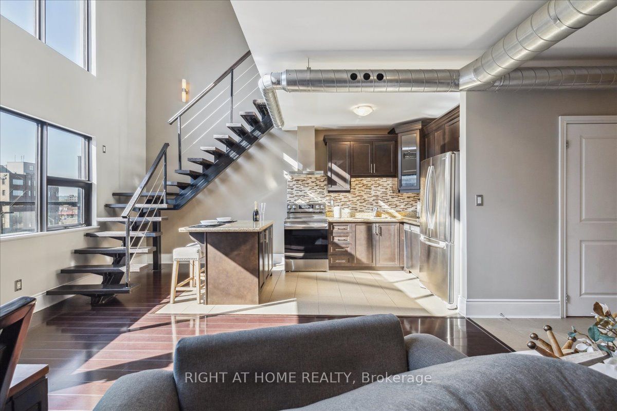 80 King William Street 402 Property Photo 5