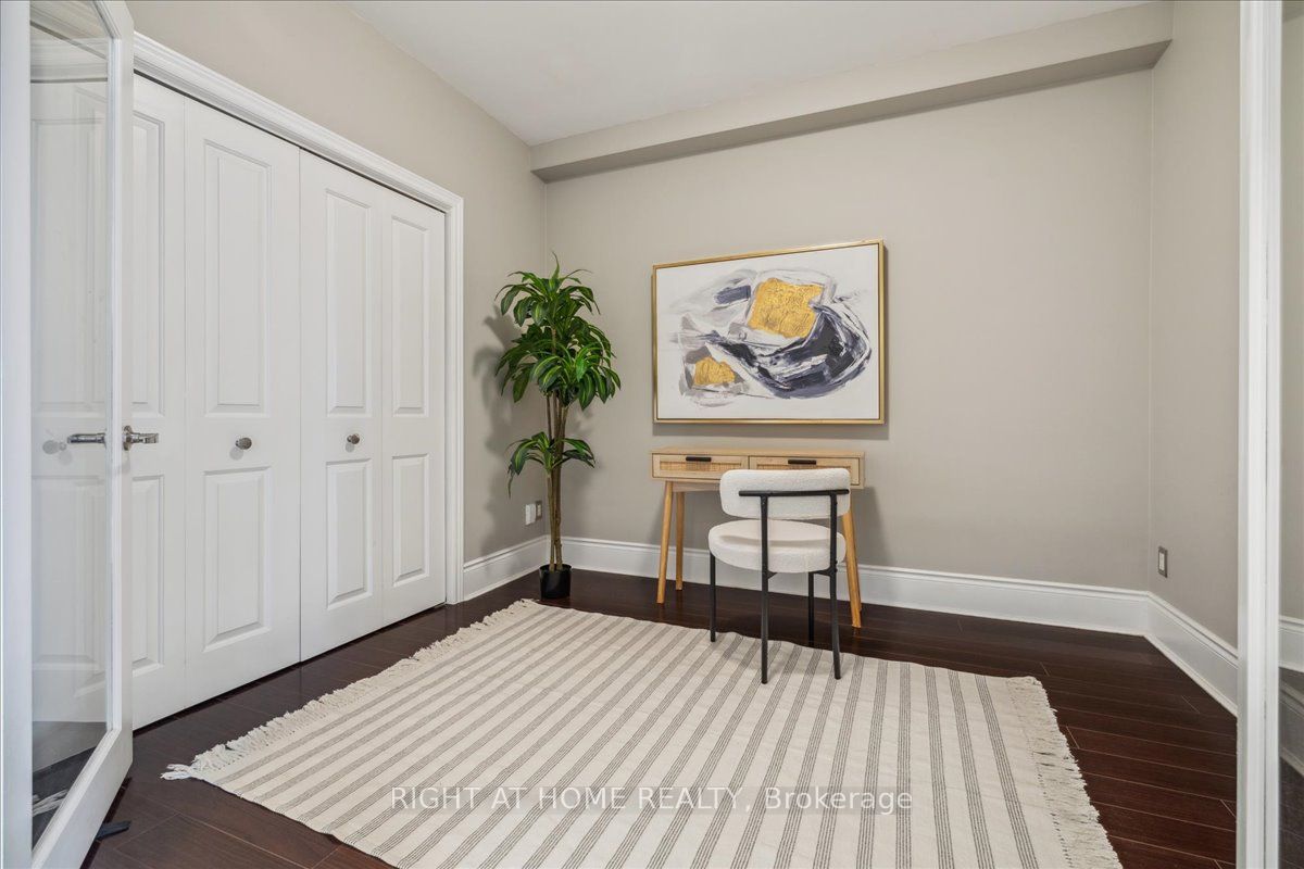 80 King William Street 402 Property Photo 7