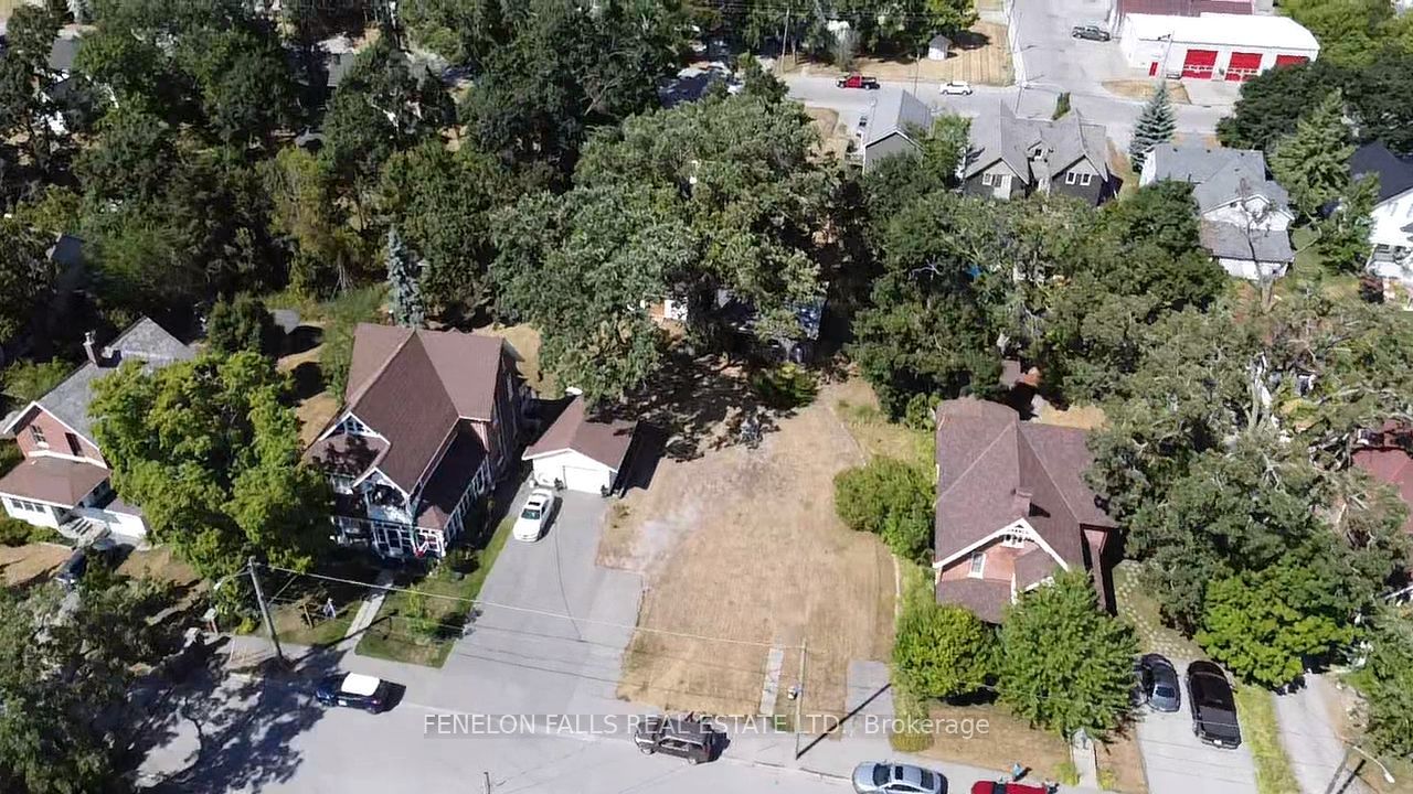 38 Oak Street Property Photo 4