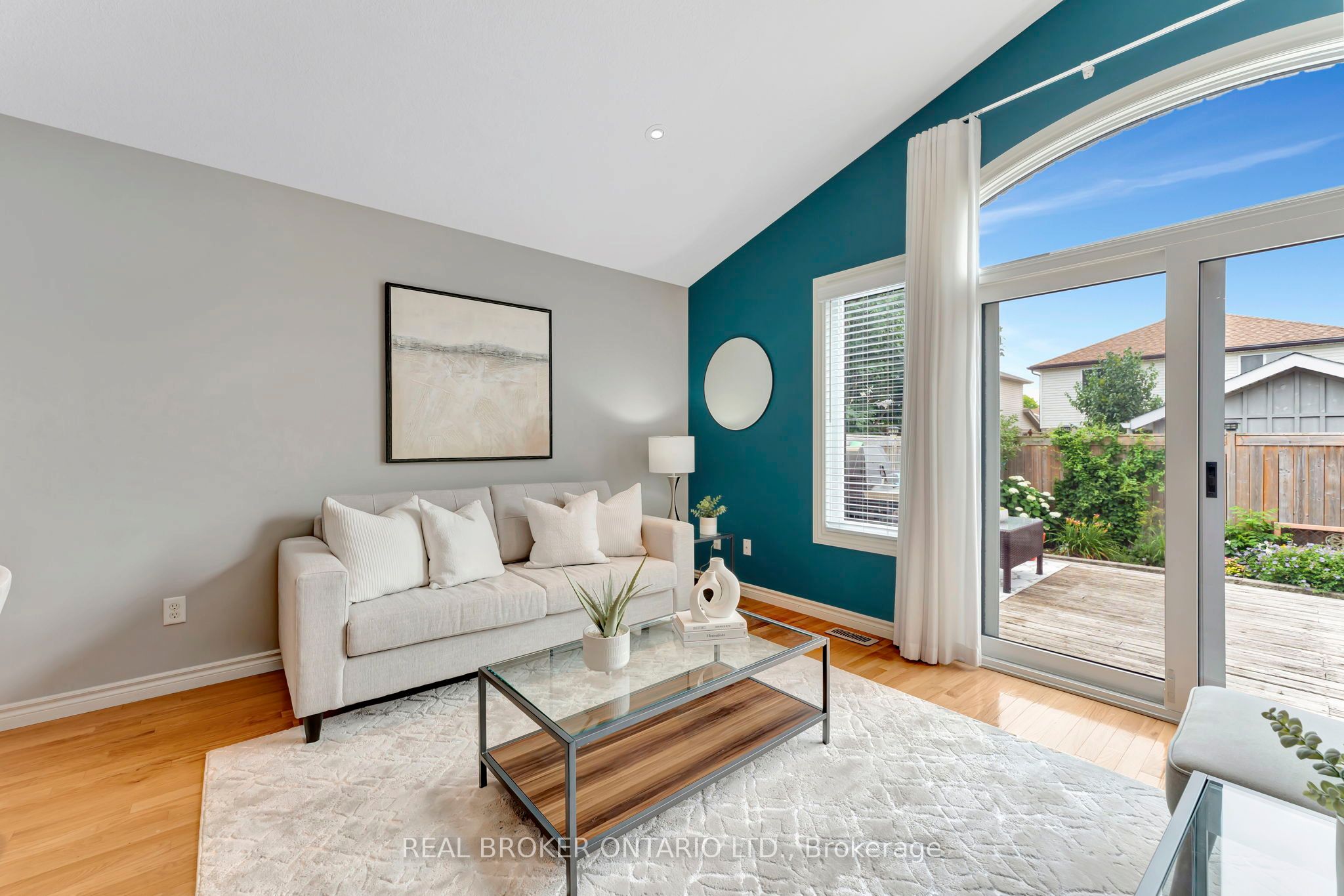 23 Oakcliffe Street Property Photo 14
