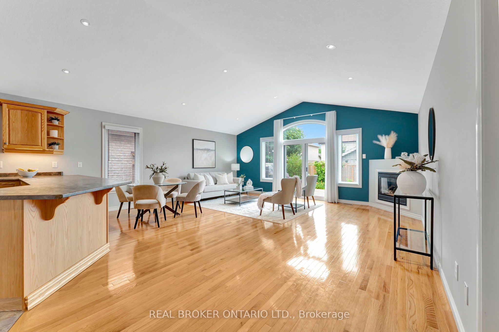 23 Oakcliffe Street Property Photo 17