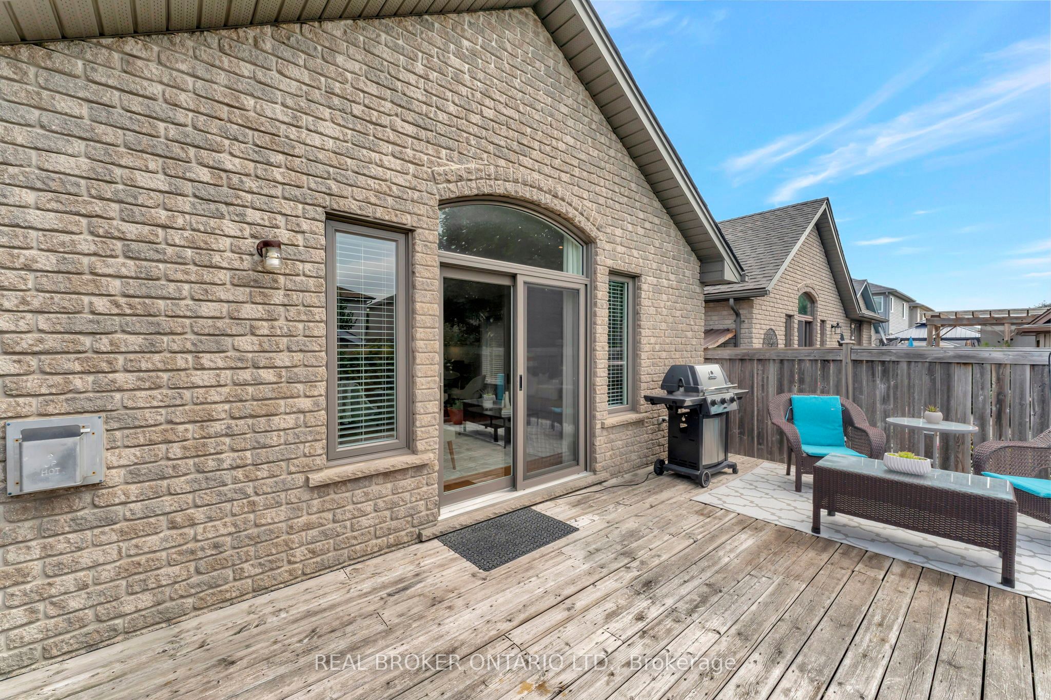 23 Oakcliffe Street Property Photo 33