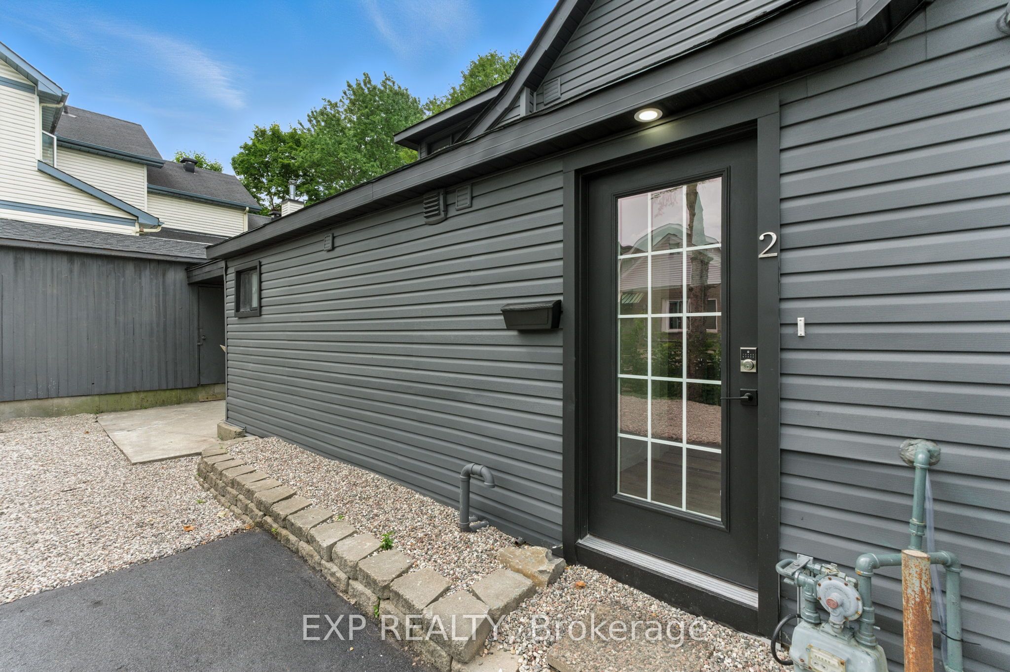 564 Brunel Street 2 Property Photo 1