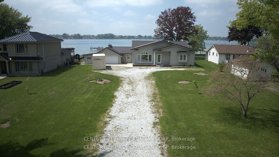3877 St Clair Parkway Property Photo 4