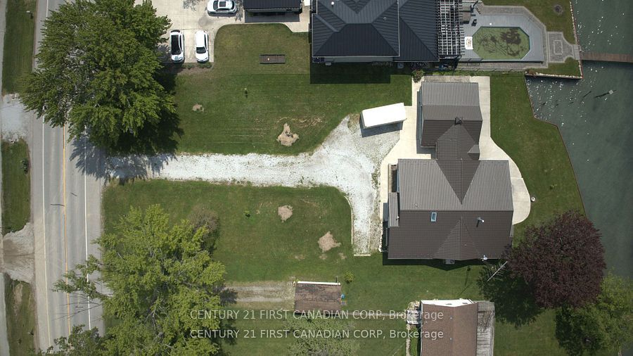 3877 St Clair Parkway Property Photo 12