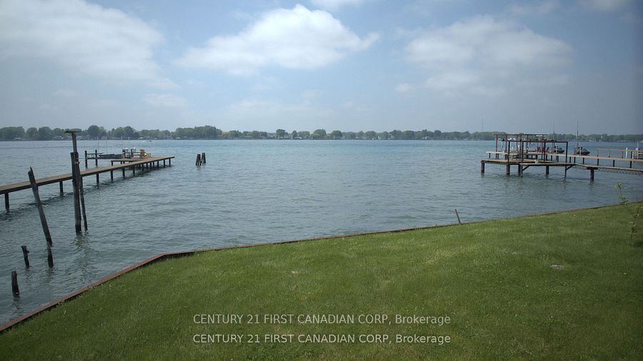 3877 St Clair Parkway Property Photo 18