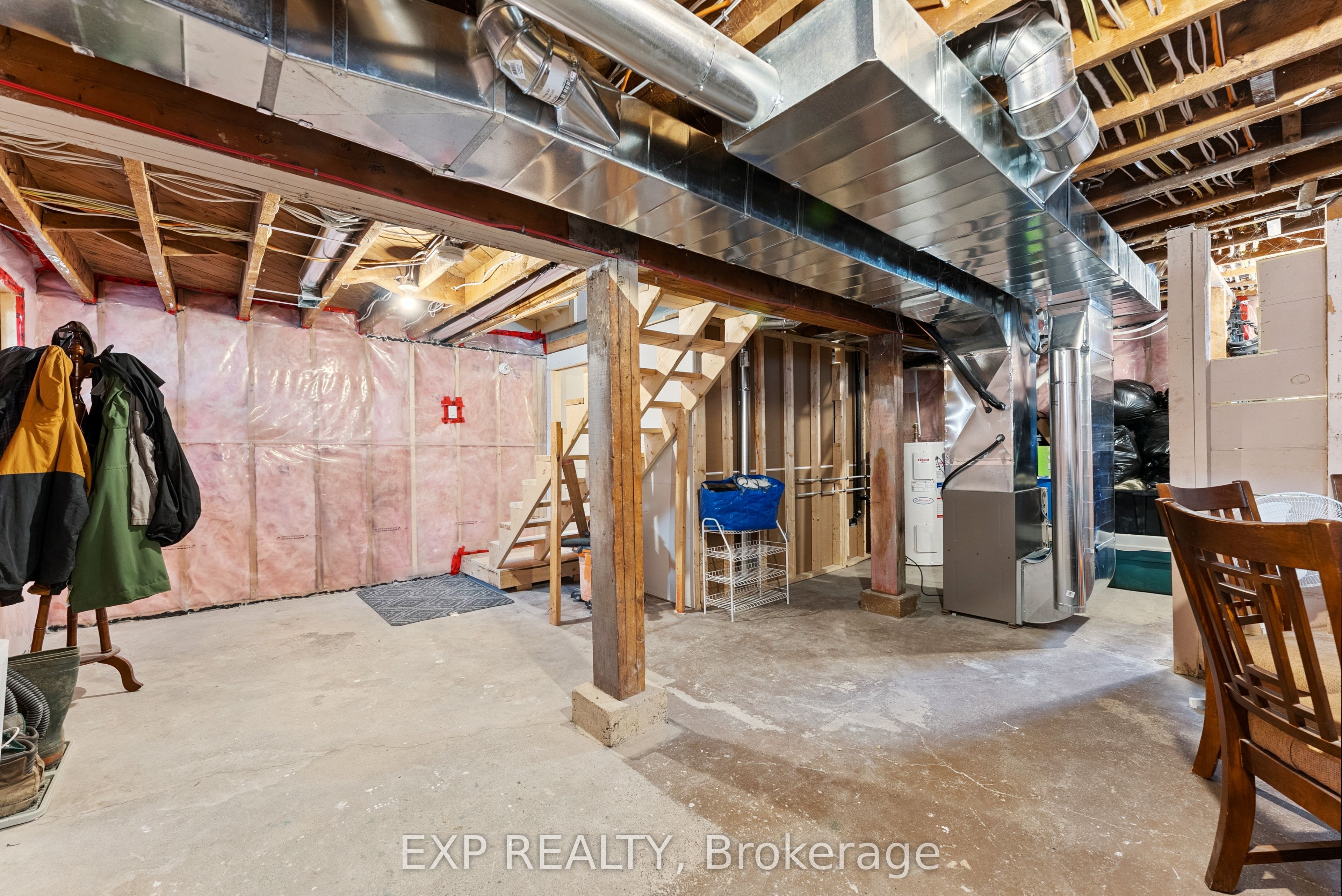 203 Simcoe Street Property Photo 30