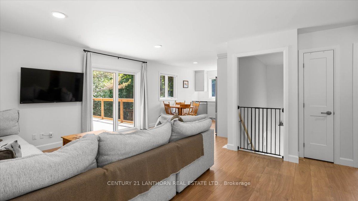 101 Thompson Road Property Photo 6