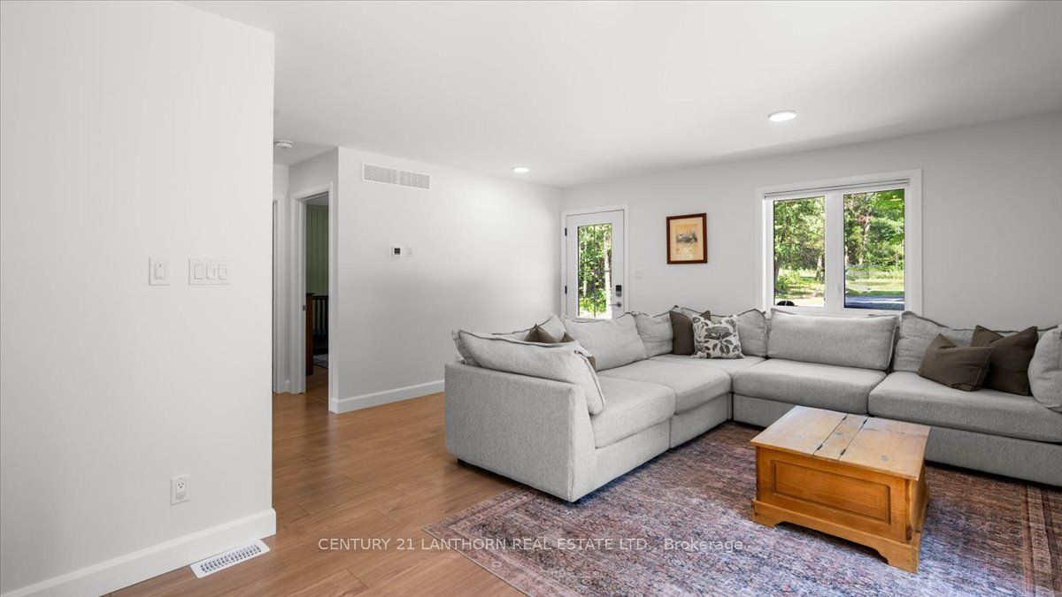 101 Thompson Road Property Photo 10