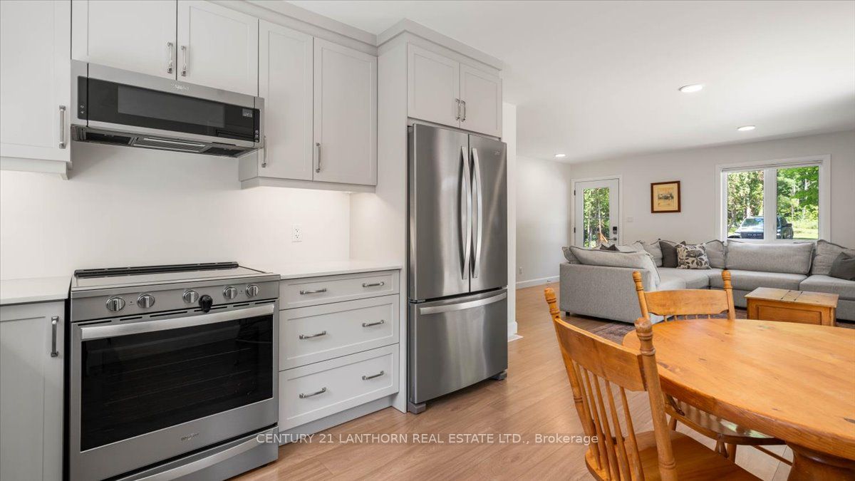 101 Thompson Road Property Photo 14