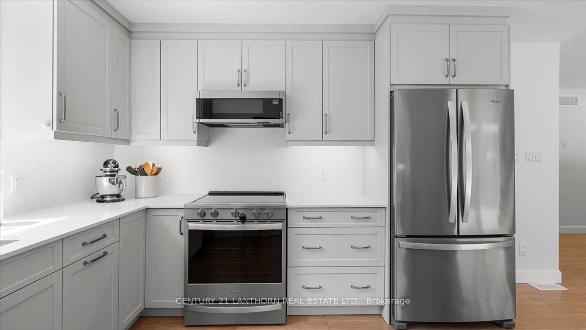 101 Thompson Road Property Photo 15