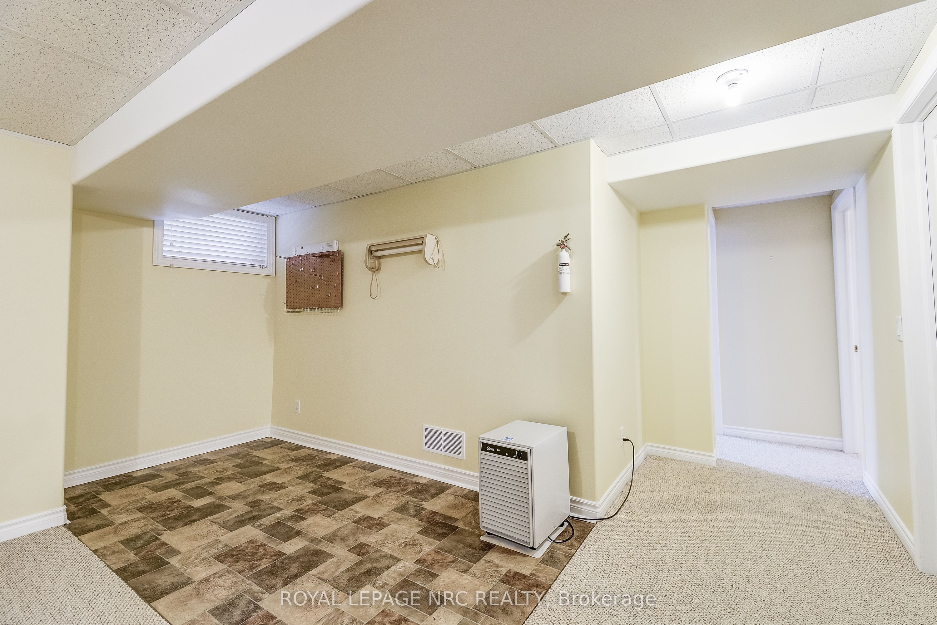 92 Loretta Drive 12 Property Photo 25