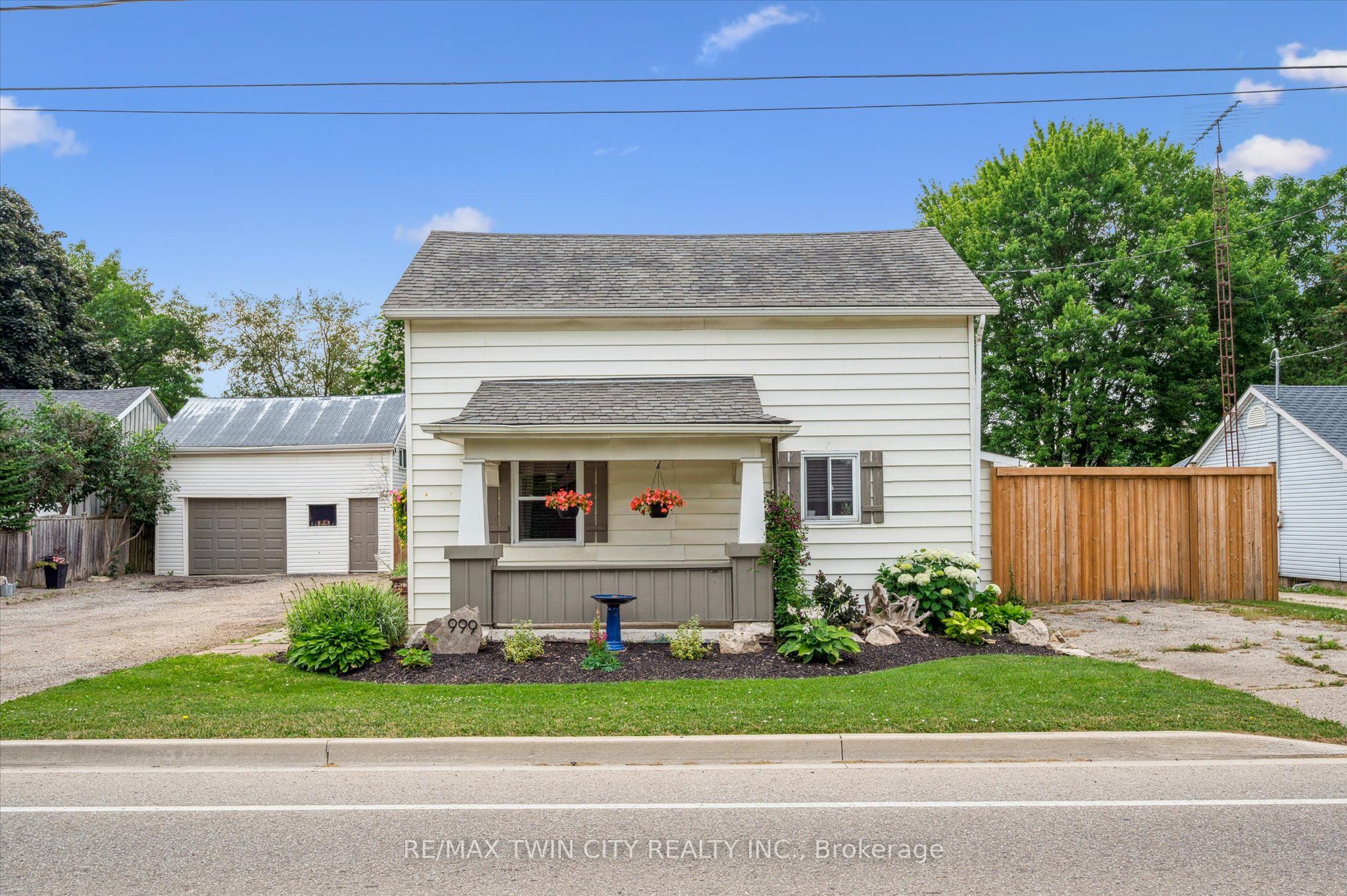 999 Northfield Dr E Property Photo 1
