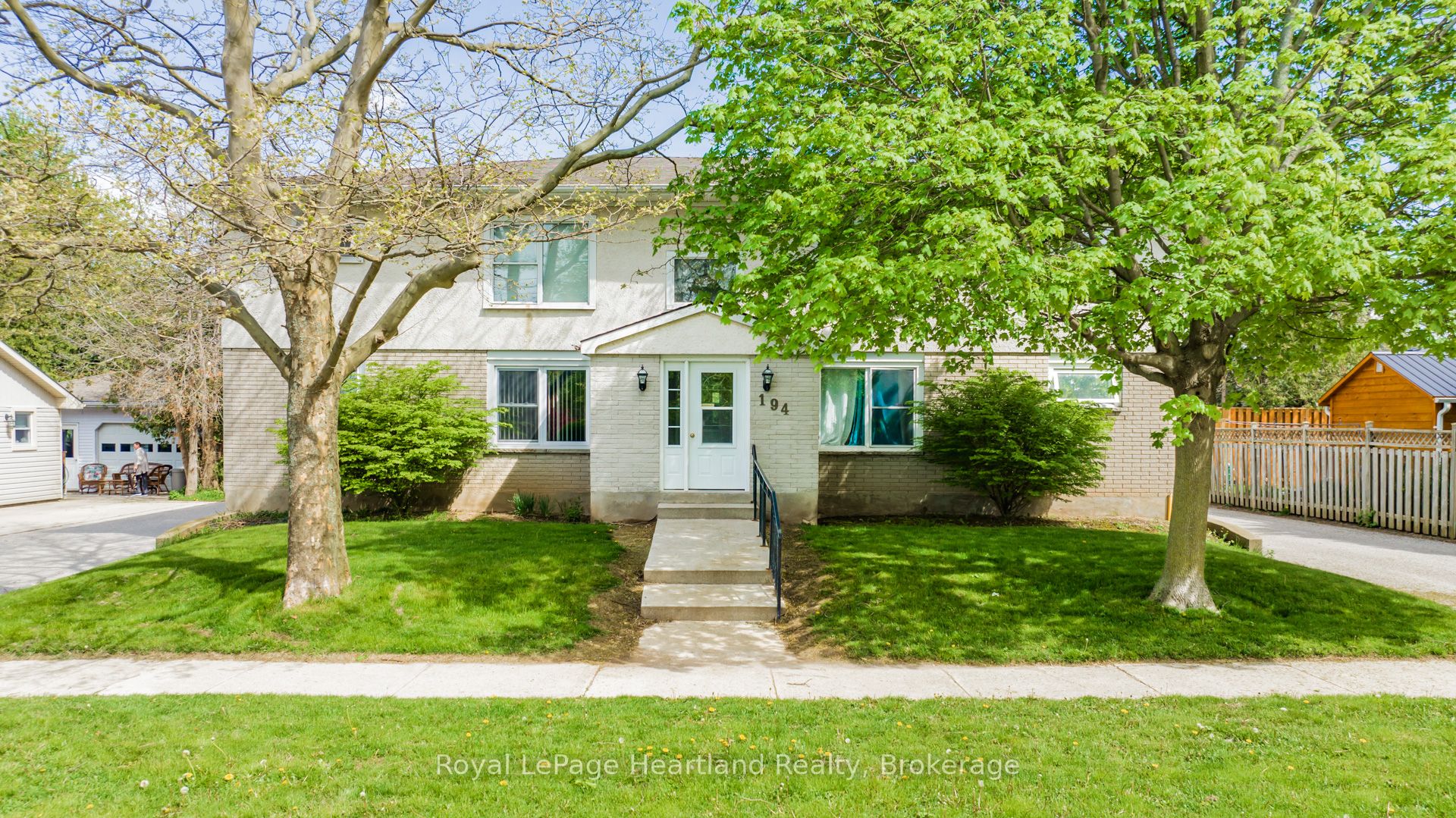 194 Bennett Street W Property Photo 1