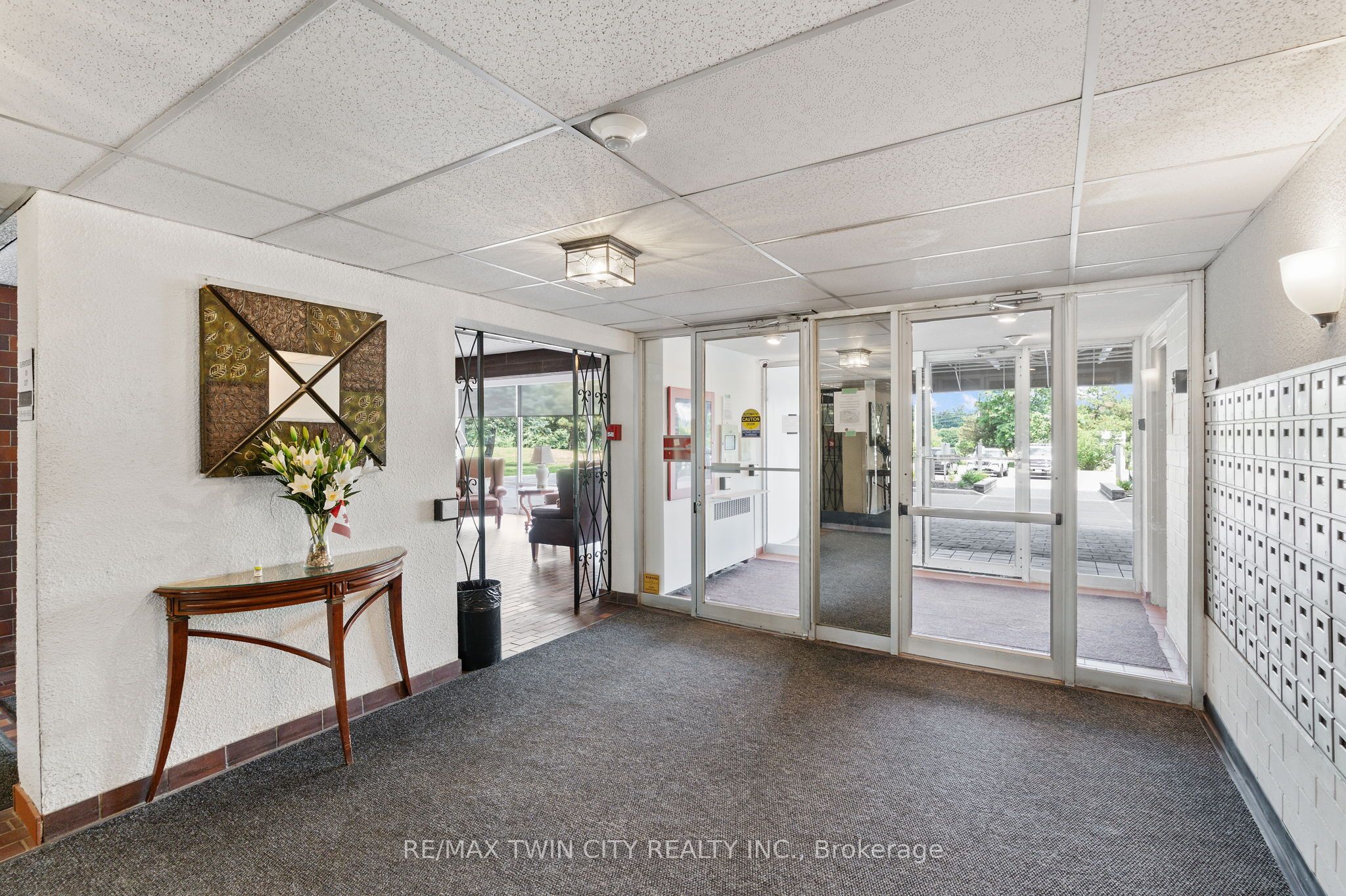 225 Harvard Place Avenue E 611 Property Photo 4