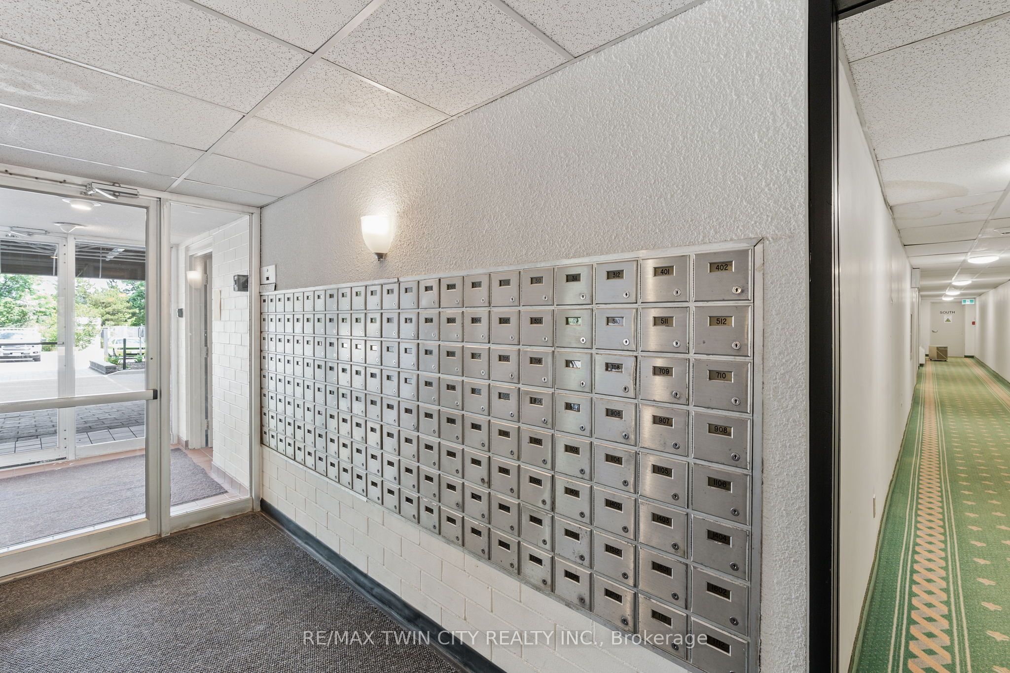 225 Harvard Place Avenue E 611 Property Photo 5