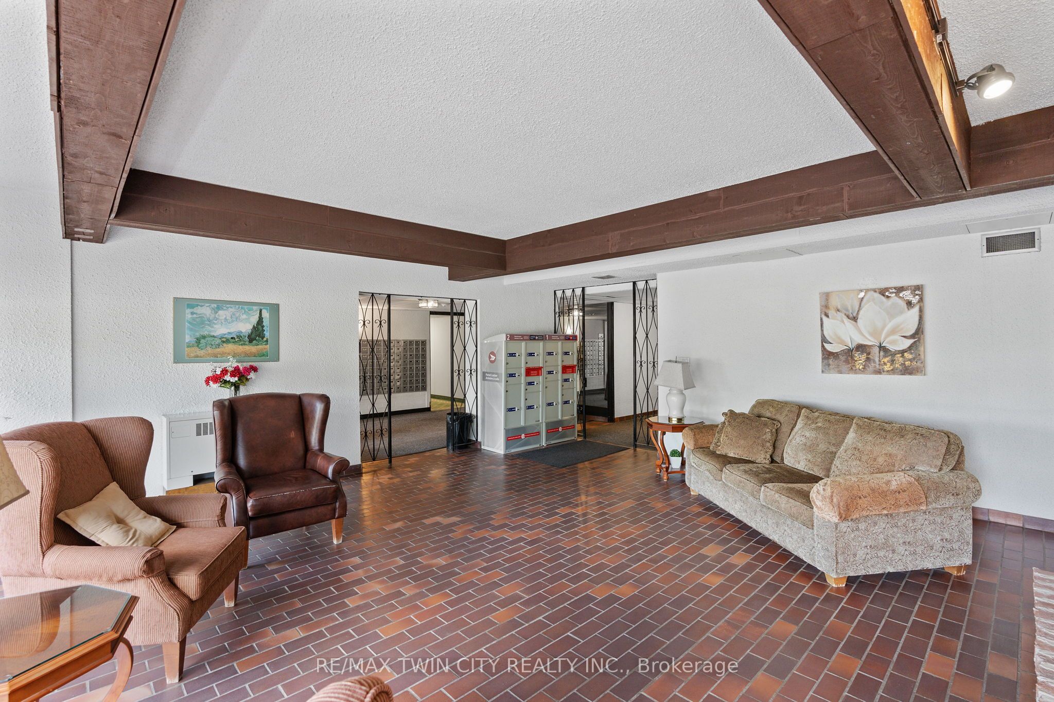 225 Harvard Place Avenue E 611 Property Photo 8