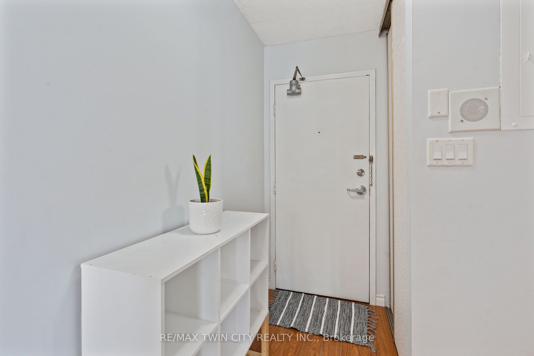 225 Harvard Place Avenue E 611 Property Photo 10