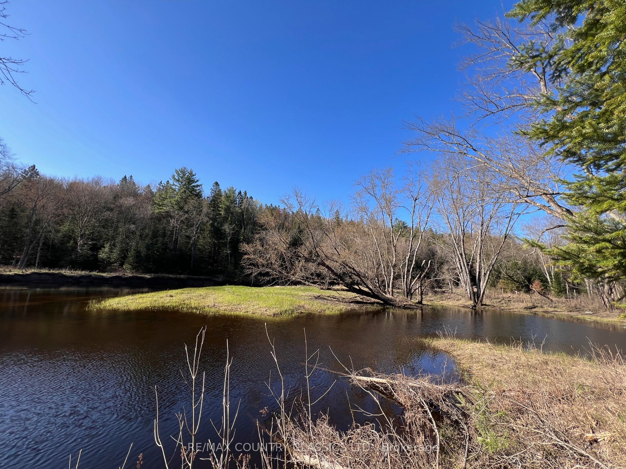 739b Bronson Road Property Photo 1