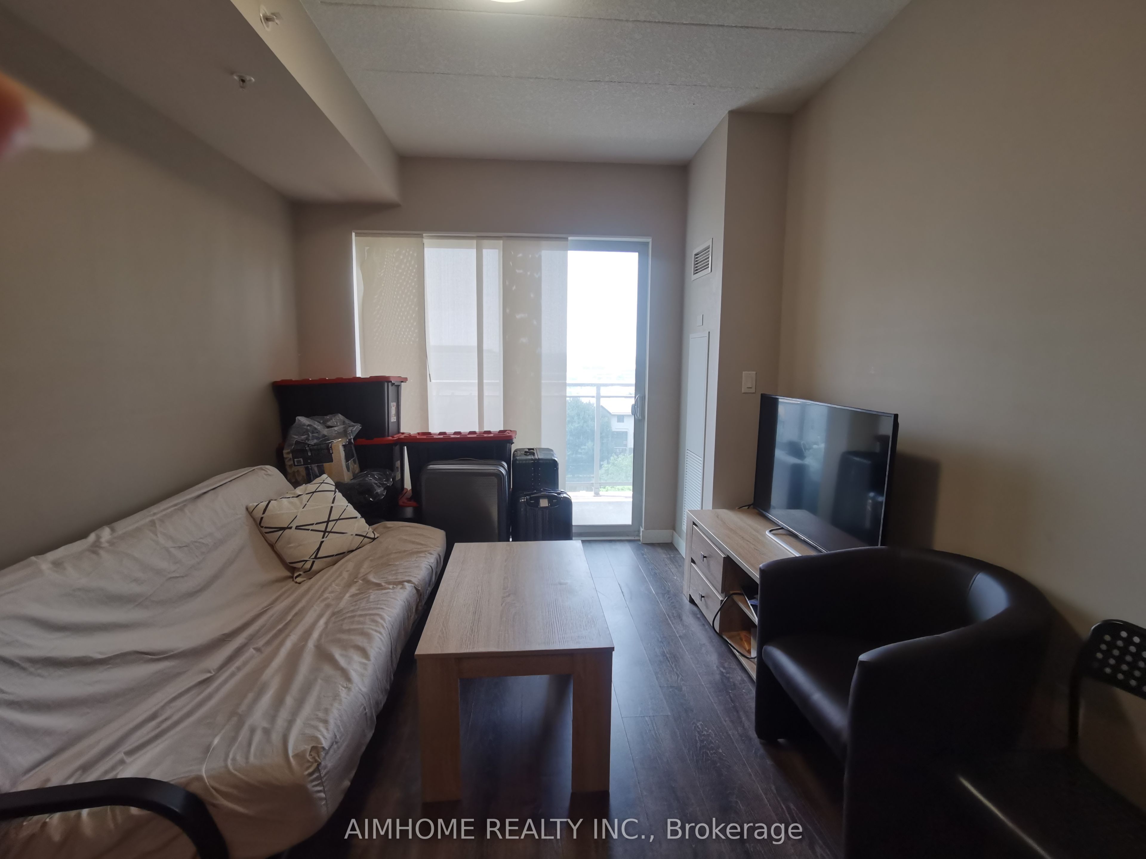 280 Lester Street E 614 Property Photo 6