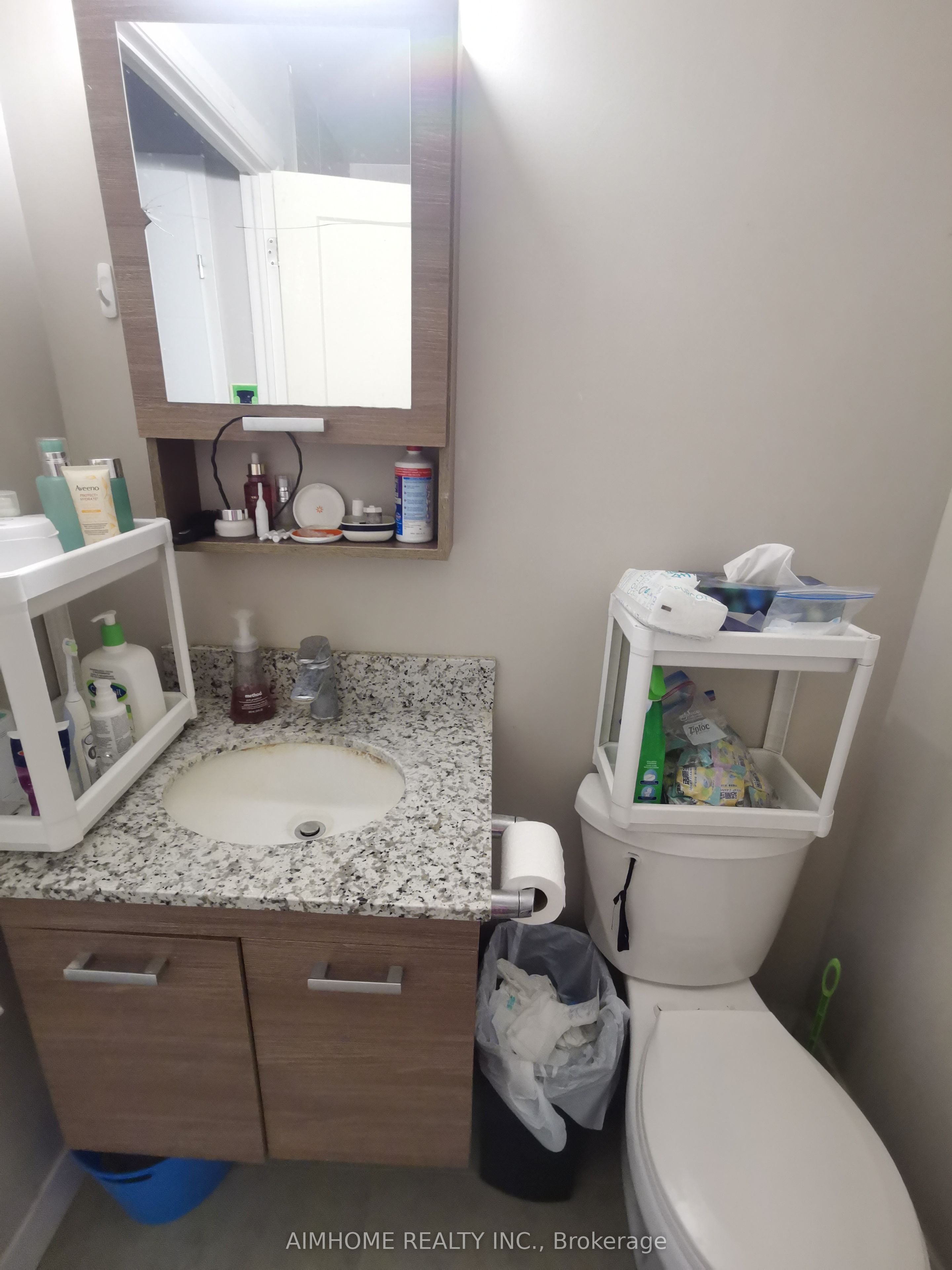 280 Lester Street E 614 Property Photo 7