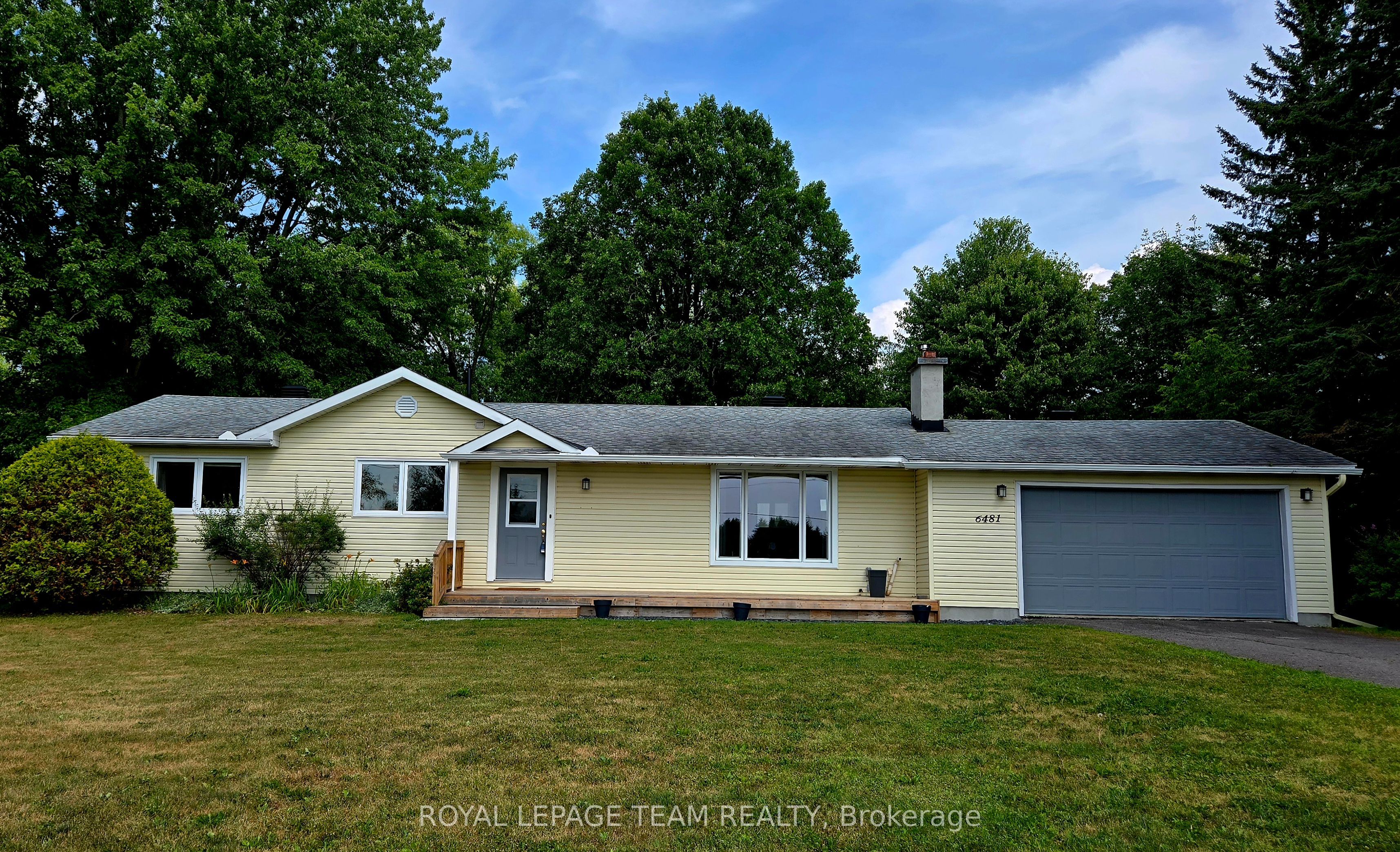 6481 Rideau Valley Drive N Property Photo 1